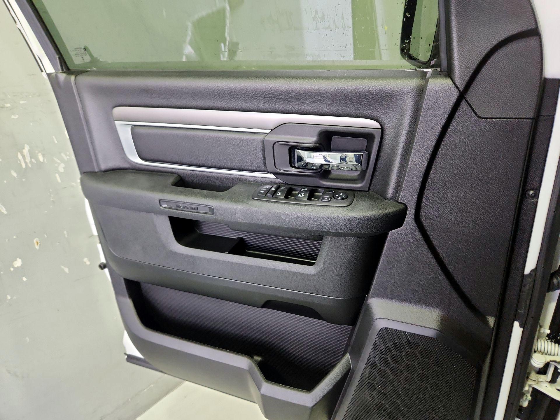 Thumbnail: 2024 RAM 1500 Classic - 12