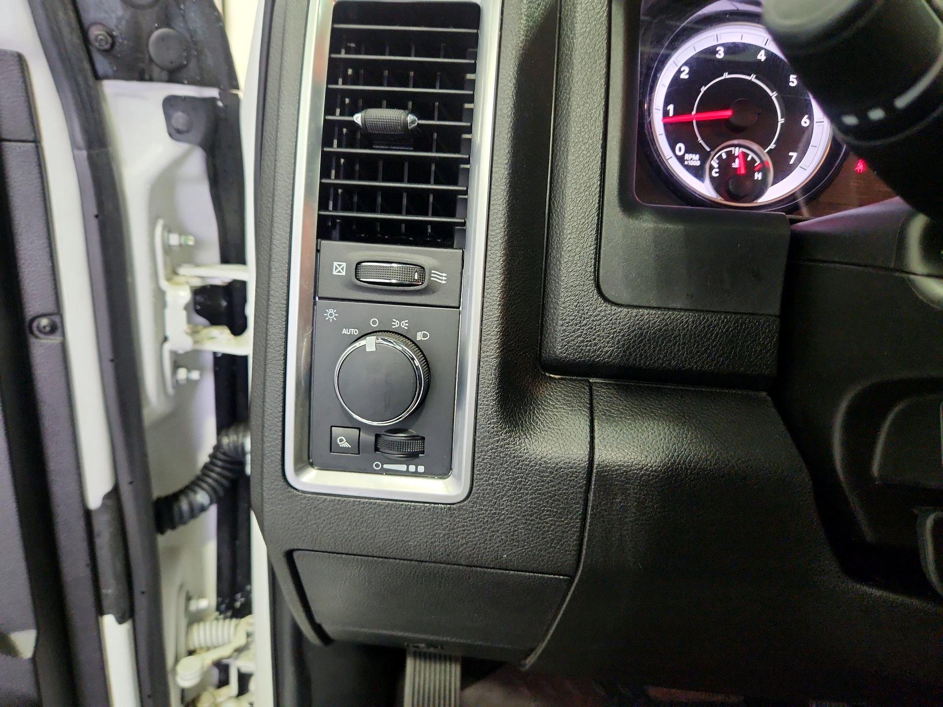 Thumbnail: 2024 RAM 1500 Classic - 13