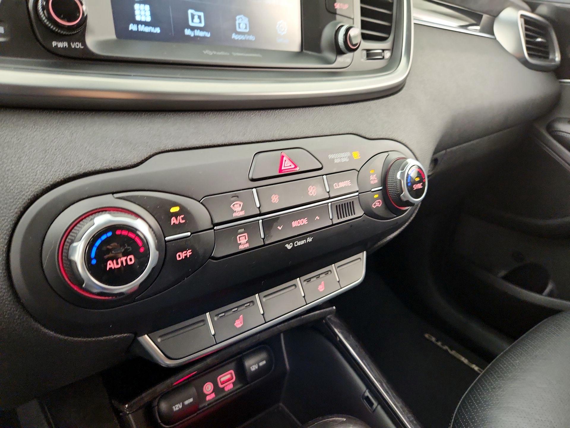 Thumbnail: 2018 Kia Sorento - 16