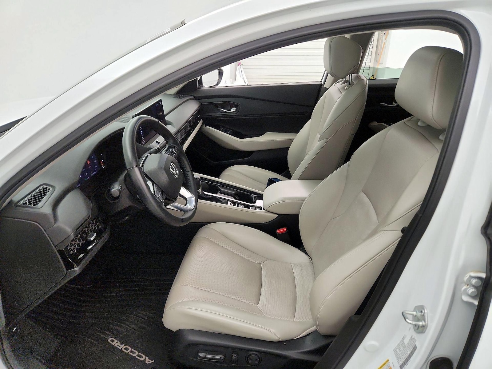 2024 Honda Accord Hybrid Touring - Photo 12