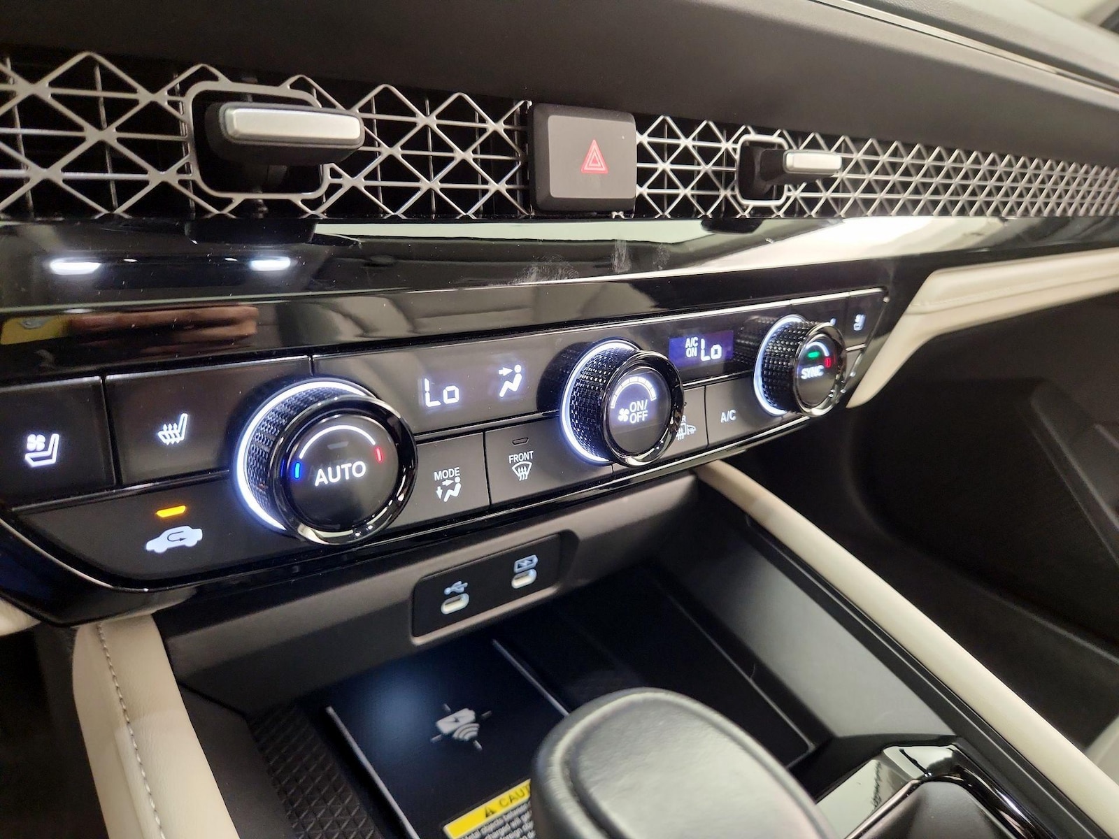 2024 Honda Accord Hybrid Touring - Photo 18