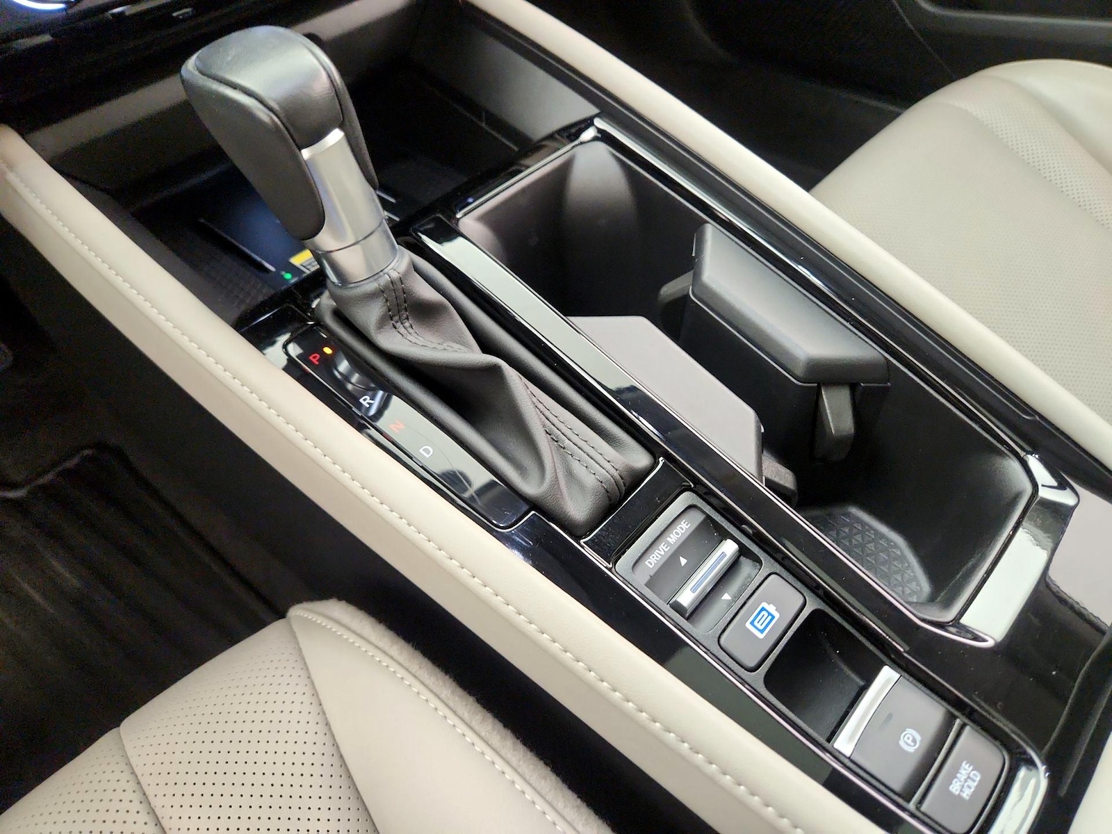2024 Honda Accord Hybrid Touring - Photo 19