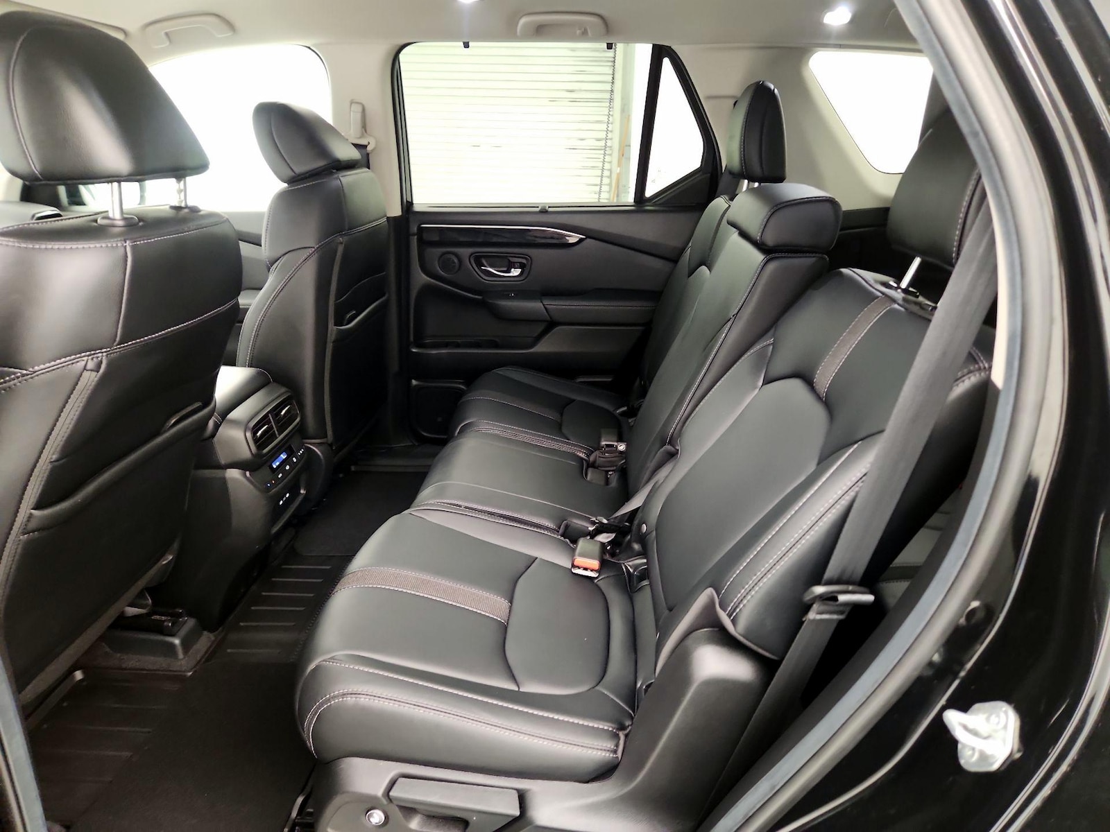 2025 Honda Pilot EX-L - Photo 18