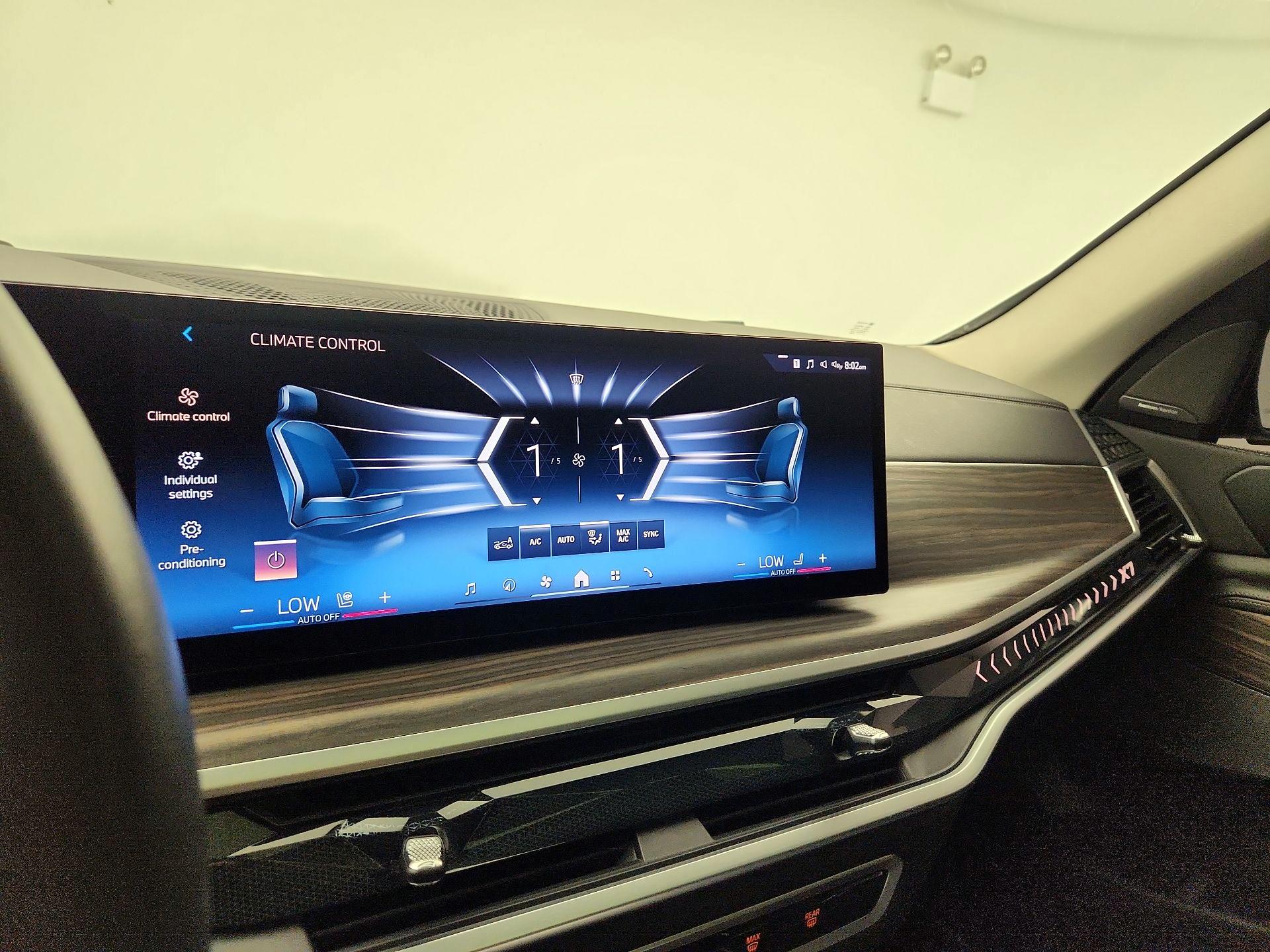 Thumbnail: 2025 BMW X7 - 17
