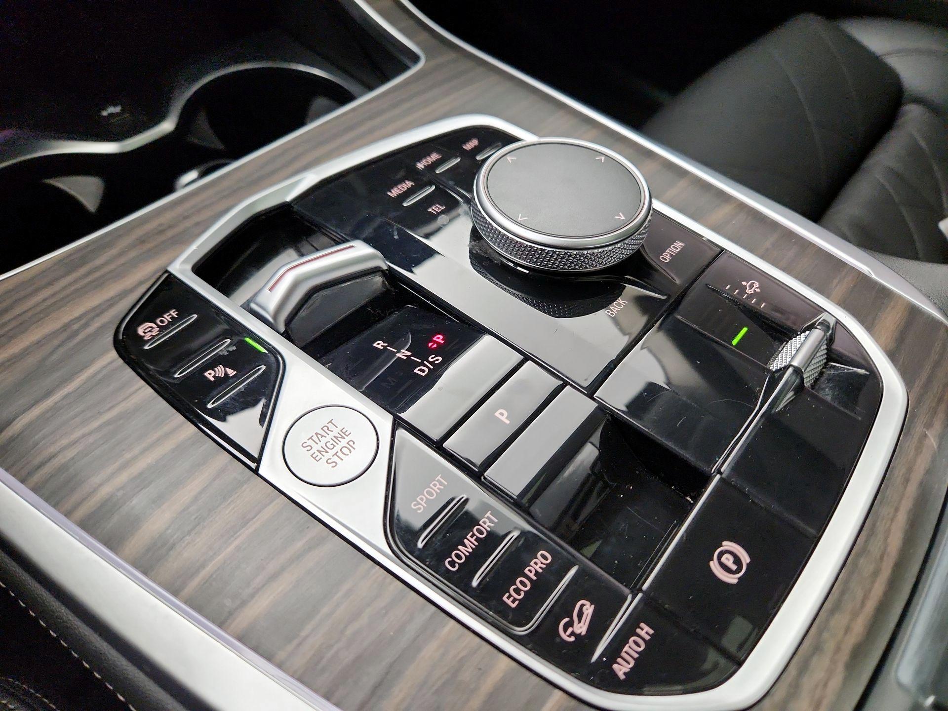 Thumbnail: 2025 BMW X7 - 18