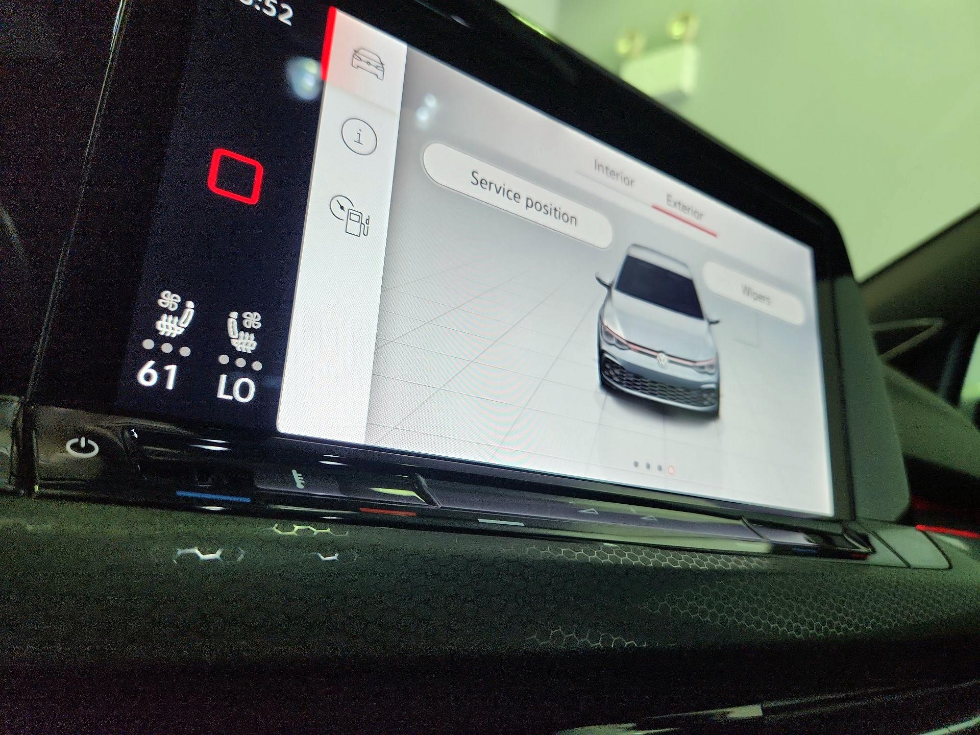 Thumbnail: 2022 Volkswagen Golf - 16