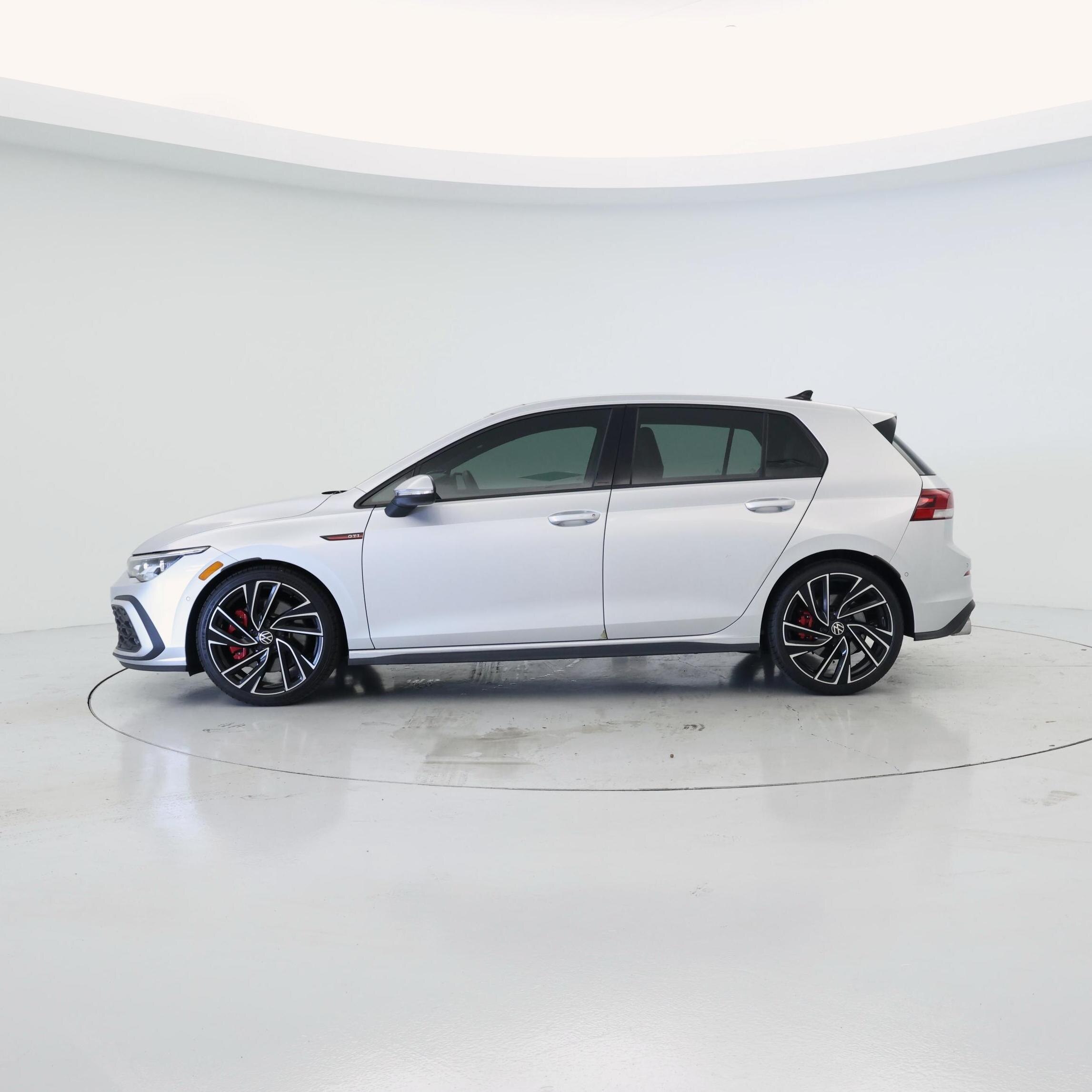 Thumbnail: 2022 Volkswagen Golf - 3