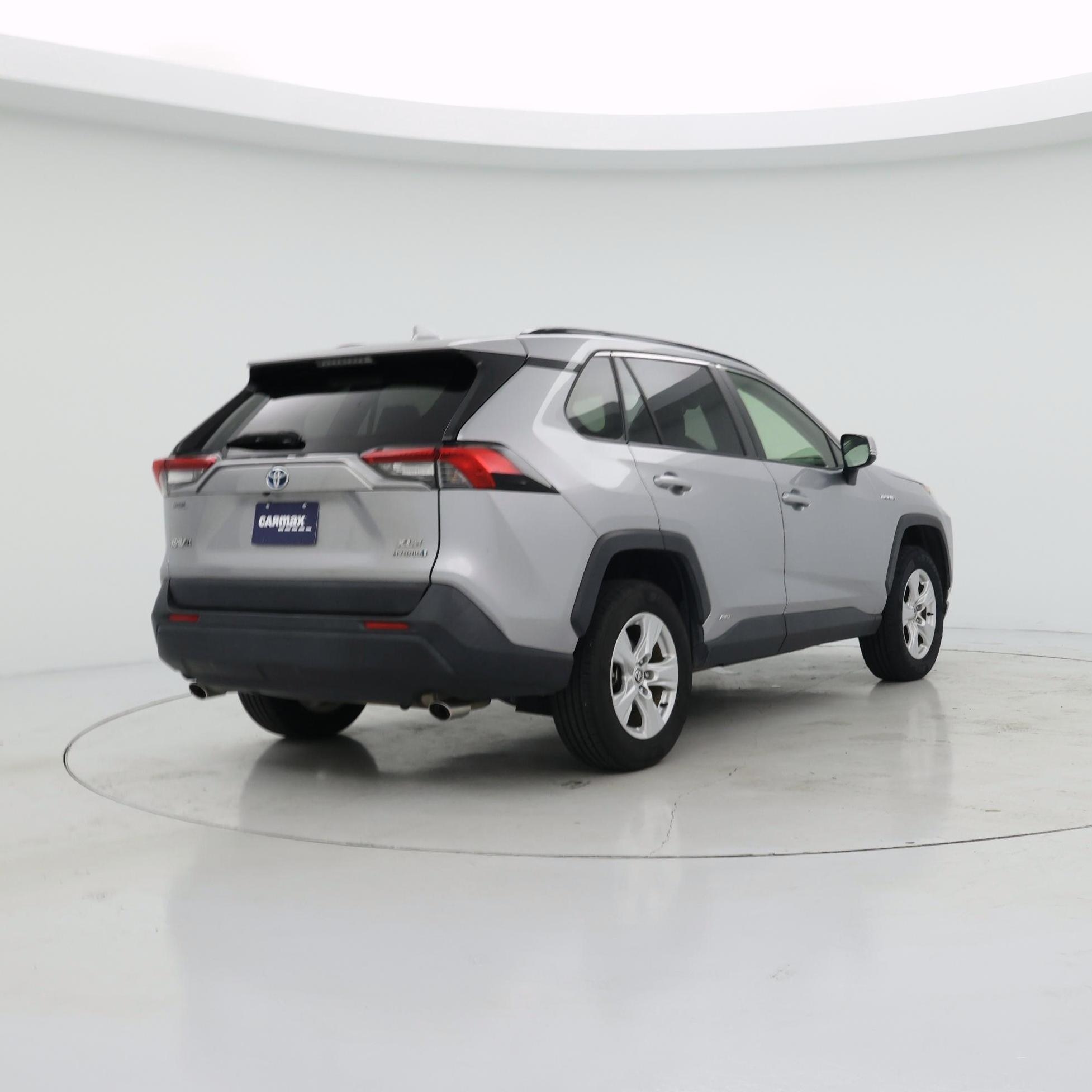 Thumbnail: 2021 Toyota RAV4 - 8