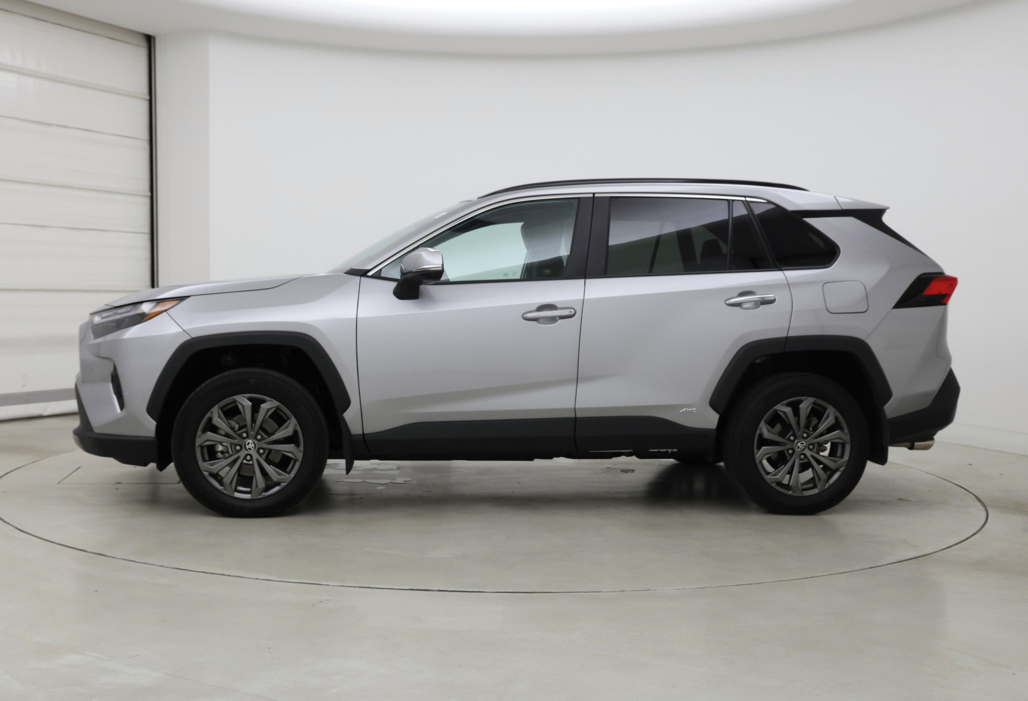 Thumbnail: 2025 Toyota RAV4 - 3