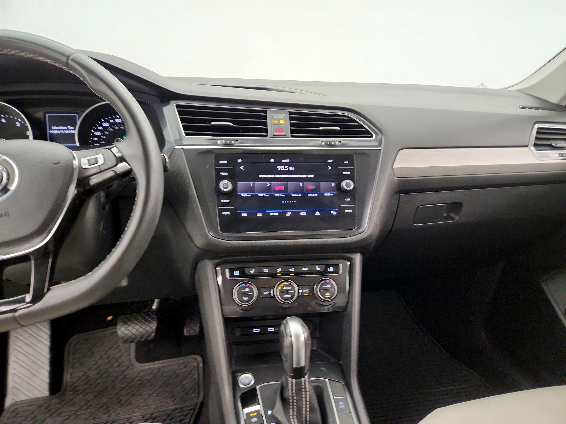 Thumbnail: 2021 Volkswagen Tiguan - 9