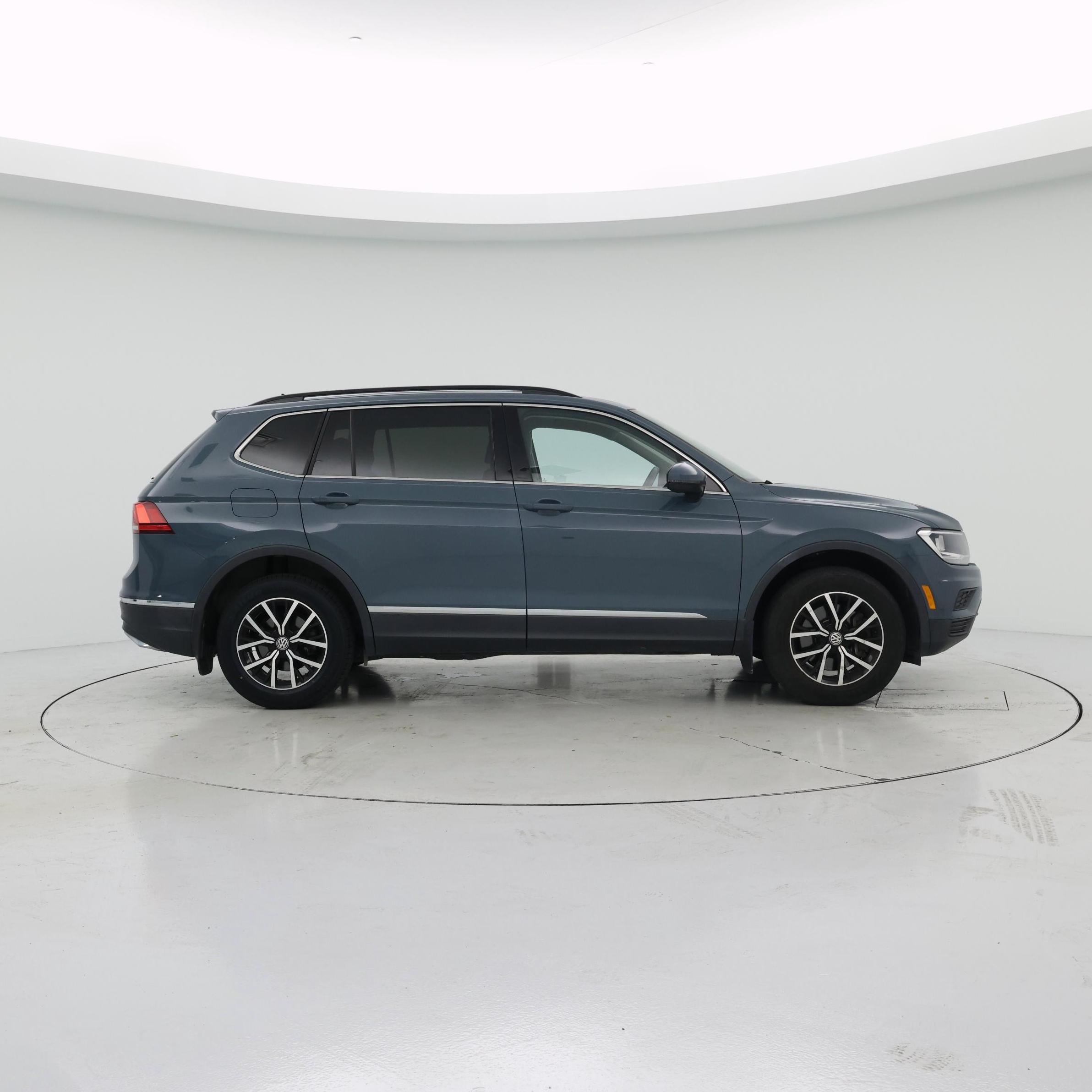 Thumbnail: 2021 Volkswagen Tiguan - 7