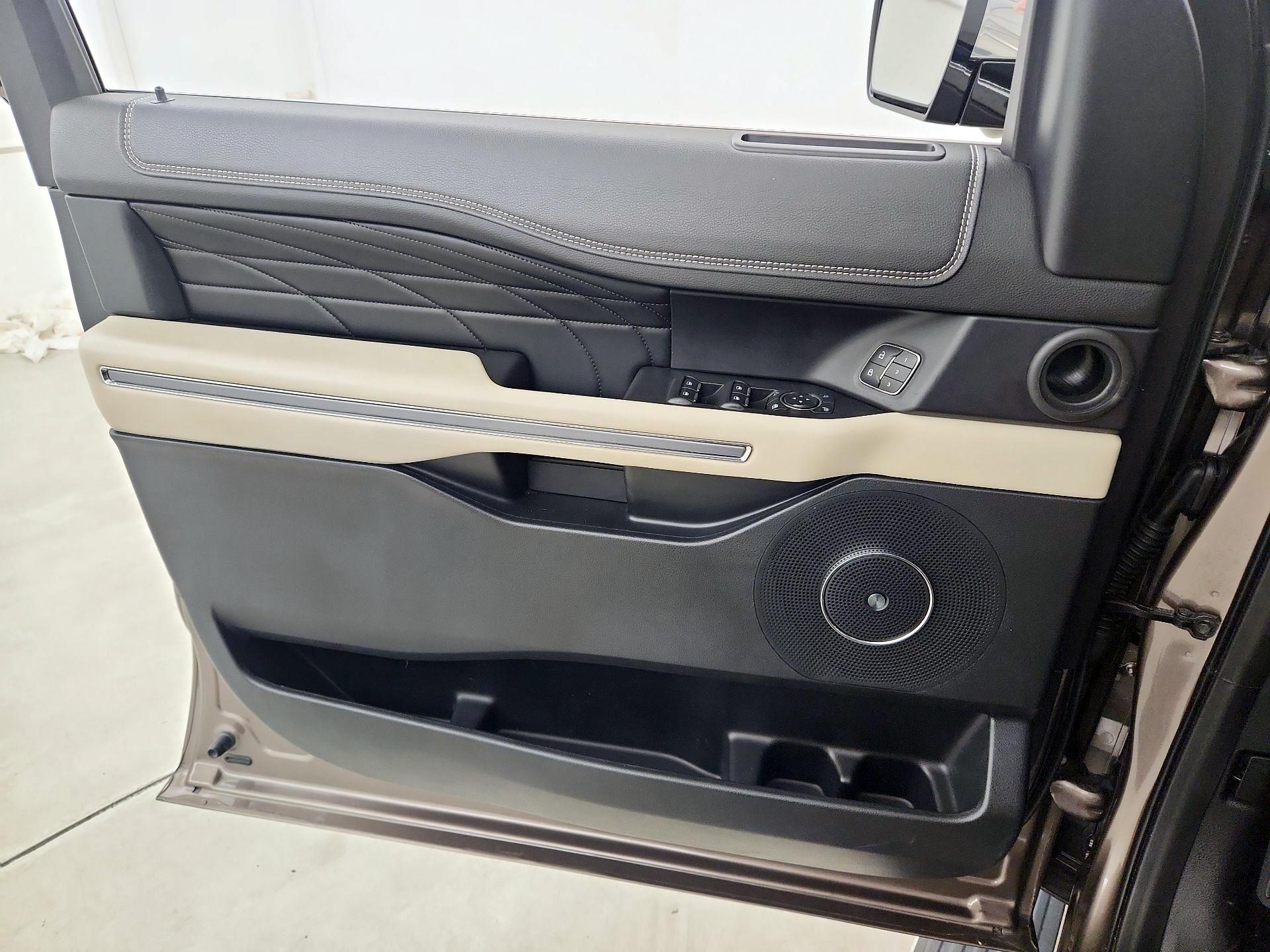 Thumbnail: 2019 Ford Expedition - 12
