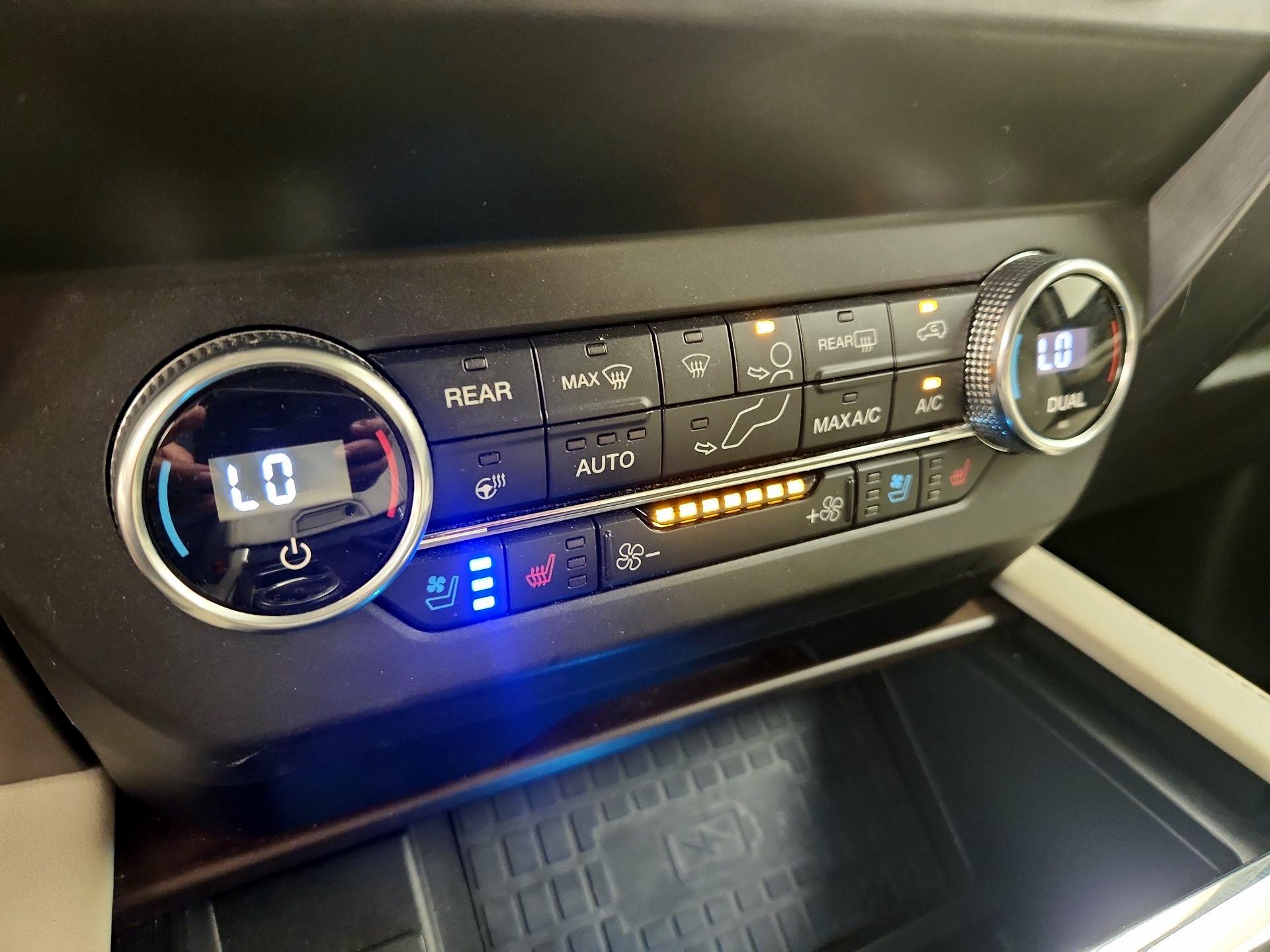 Thumbnail: 2019 Ford Expedition - 17