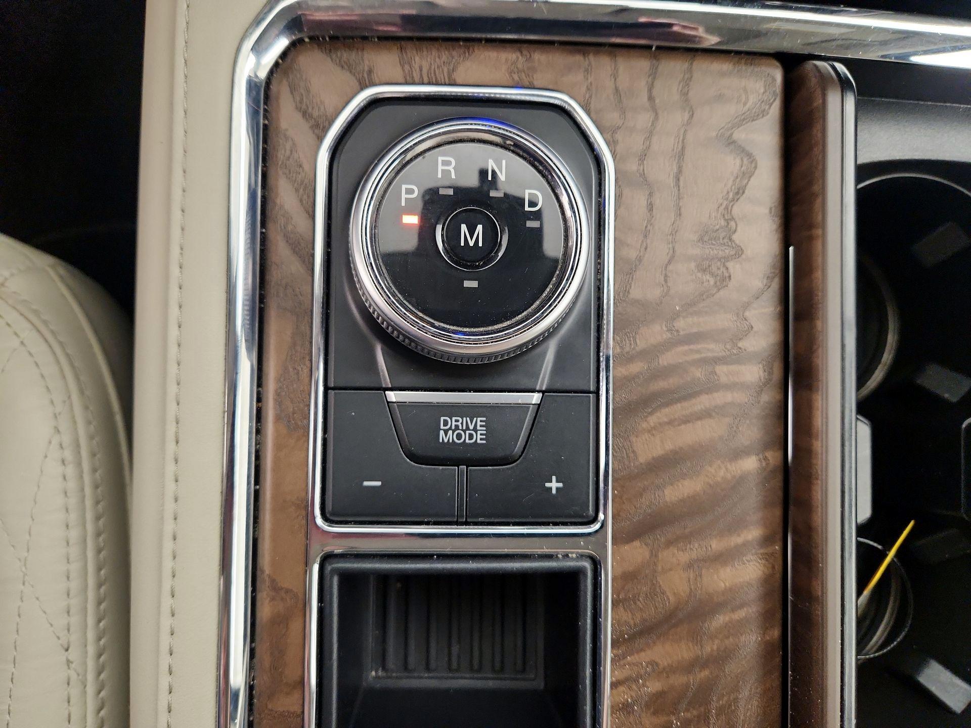 Thumbnail: 2019 Ford Expedition - 18