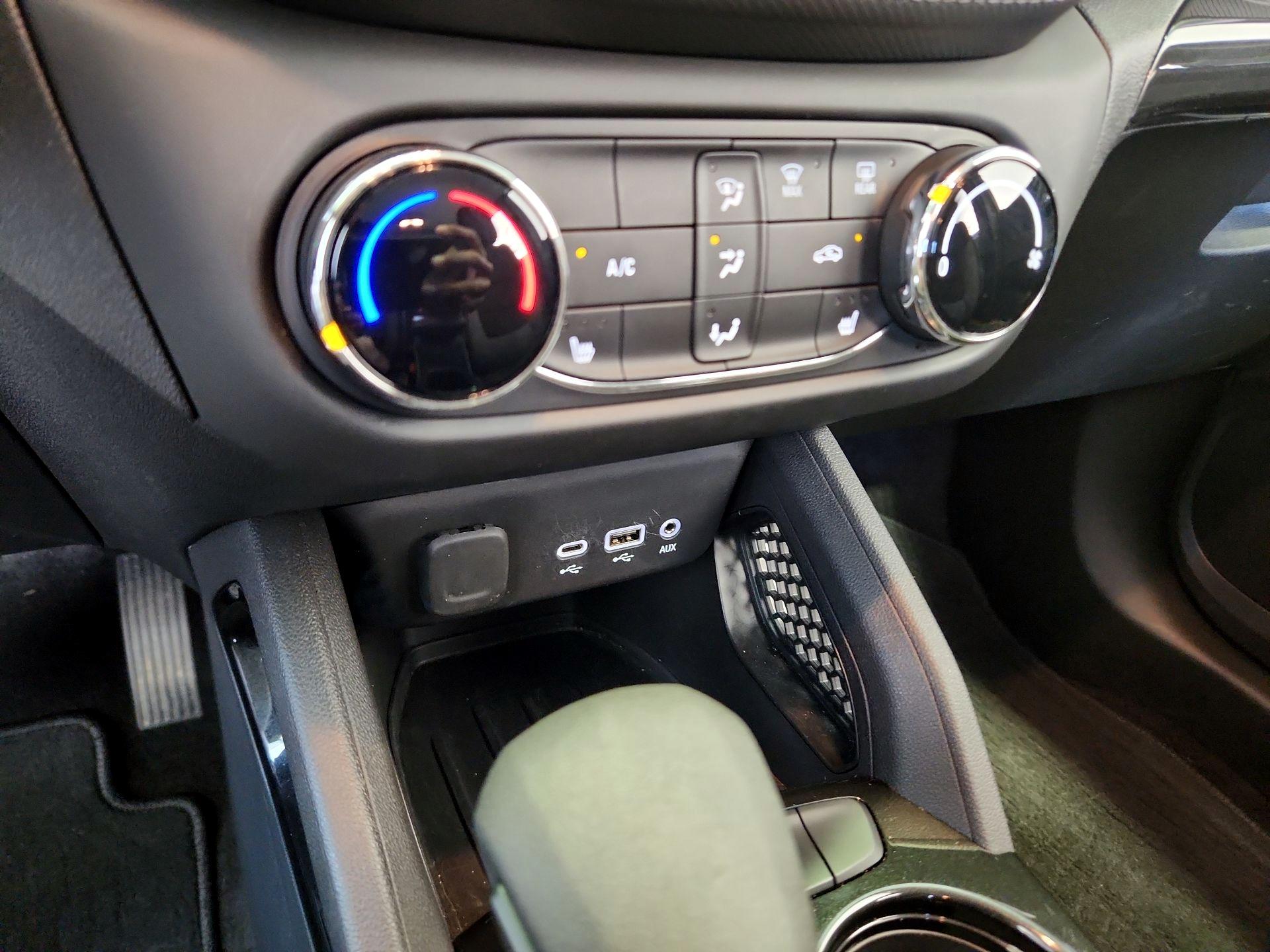 Thumbnail: 2023 Chevrolet TrailBlazer - 16