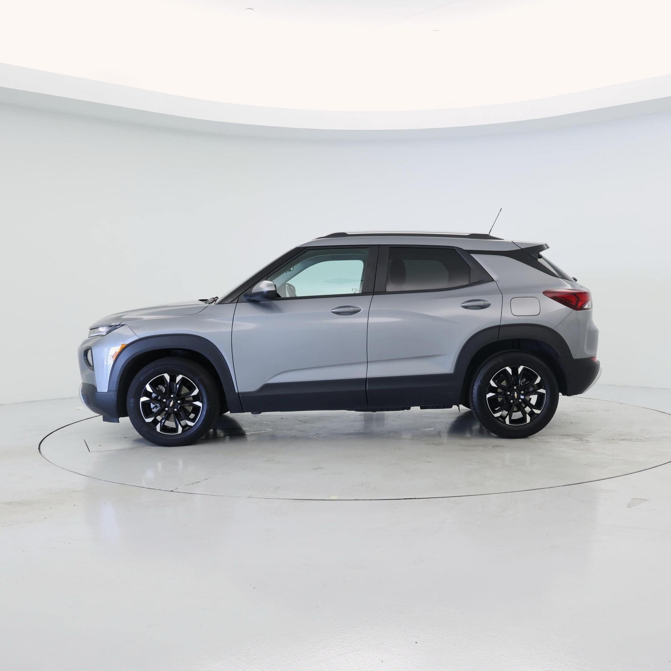 Thumbnail: 2023 Chevrolet TrailBlazer - 3