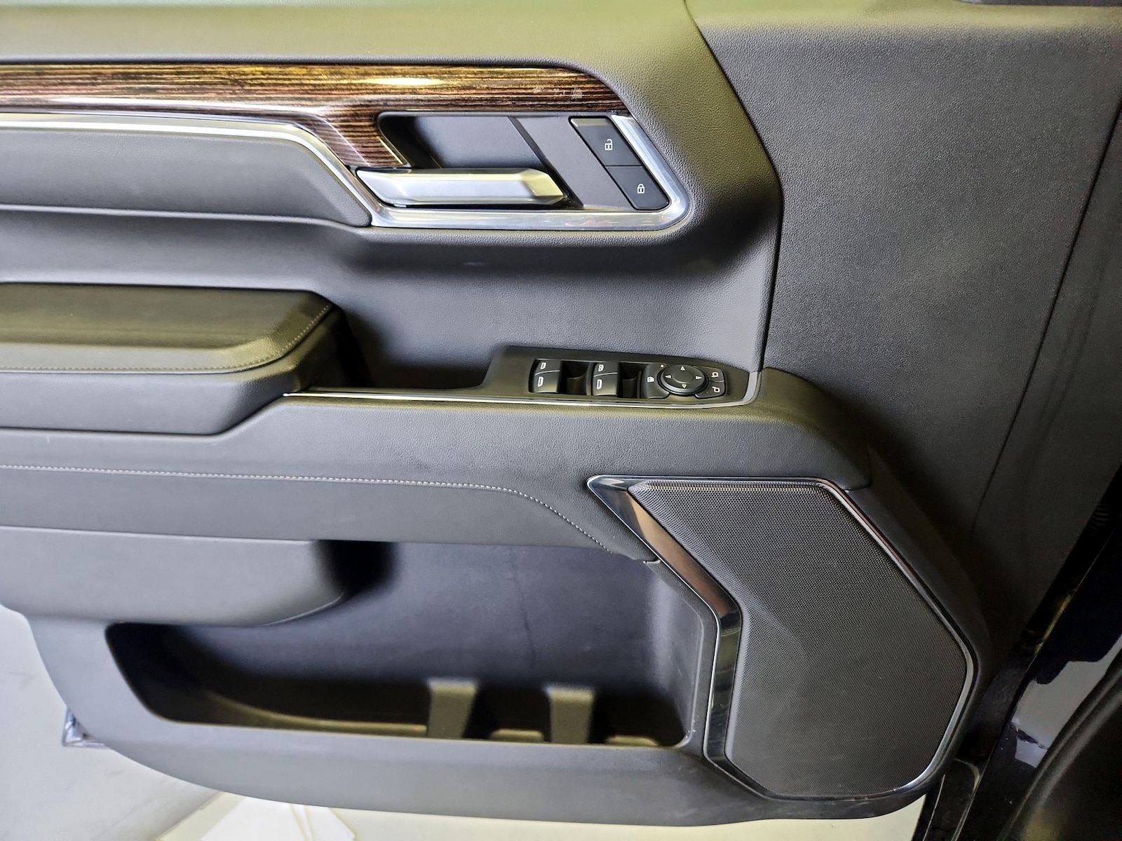 2024 GMC Sierra 1500 Elevation - Photo 13