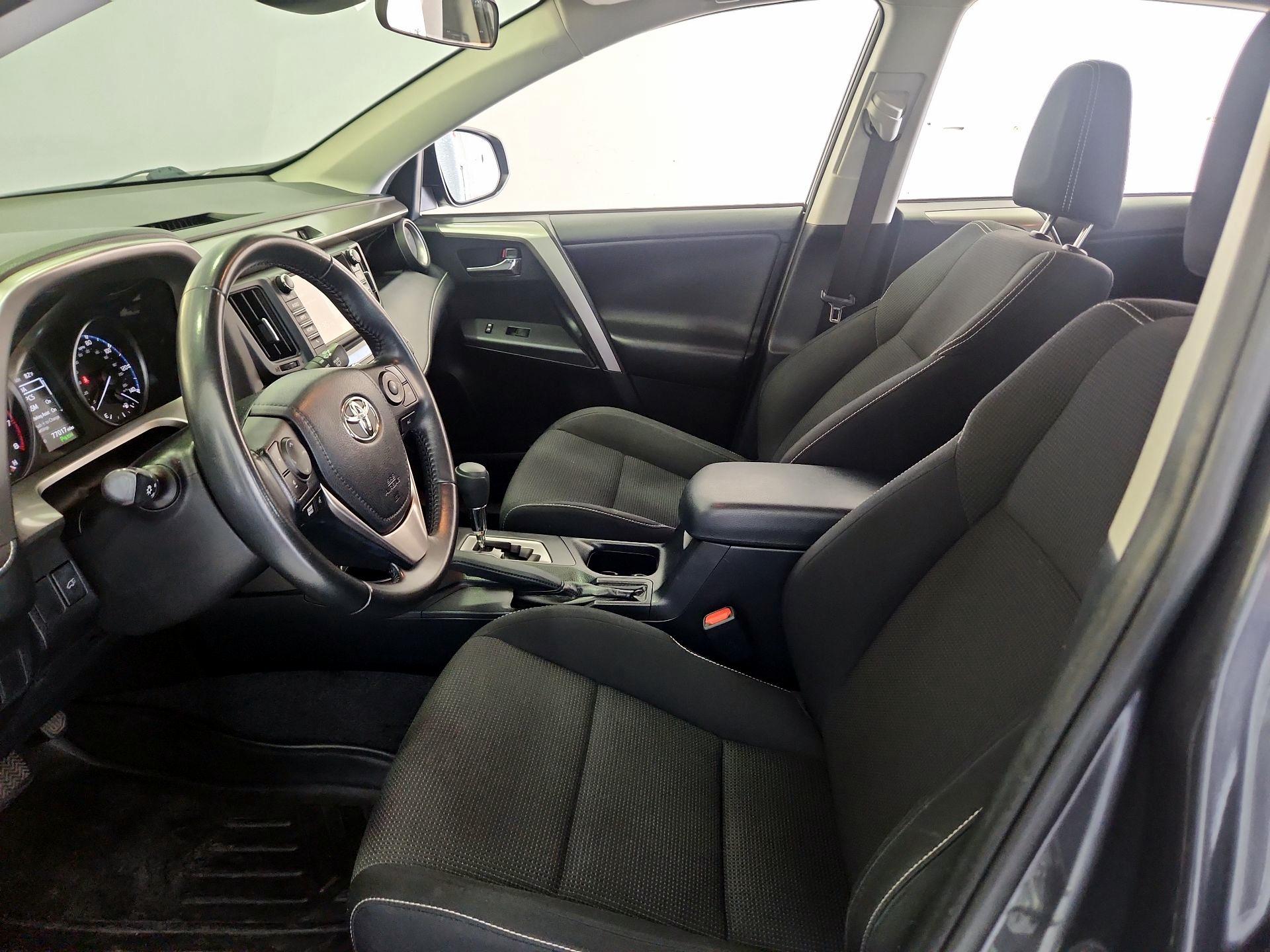 Thumbnail: 2018 Toyota RAV4 - 11