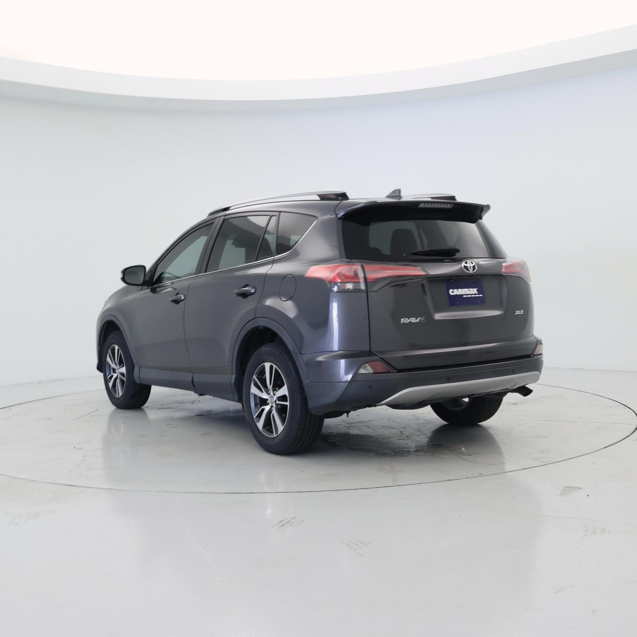 Thumbnail: 2018 Toyota RAV4 - 2