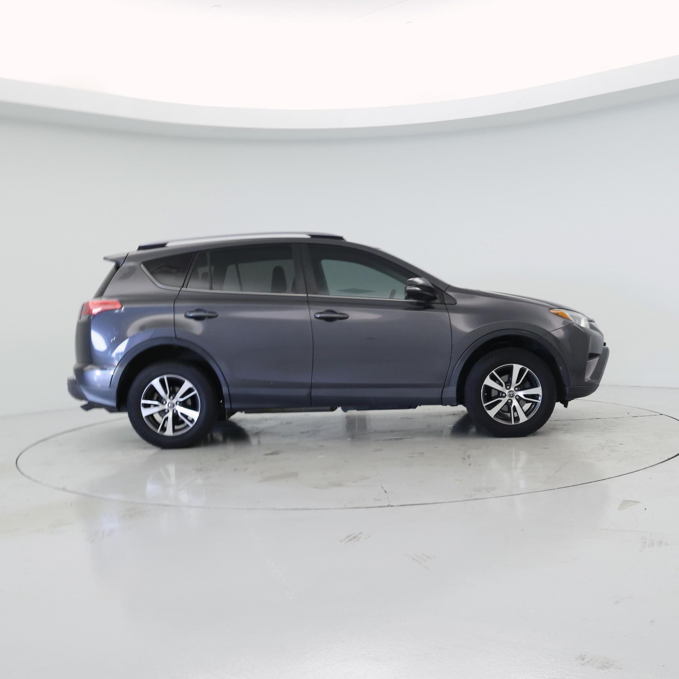Thumbnail: 2018 Toyota RAV4 - 7