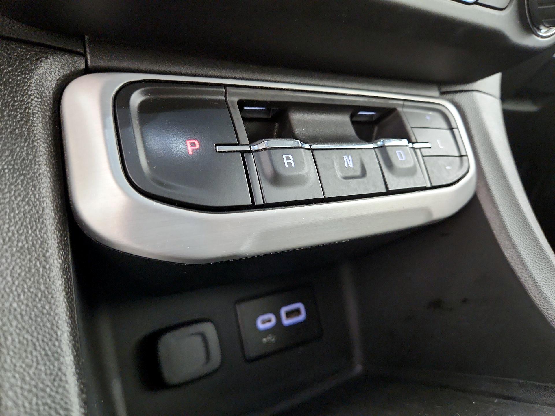 Thumbnail: 2022 GMC Acadia - 17