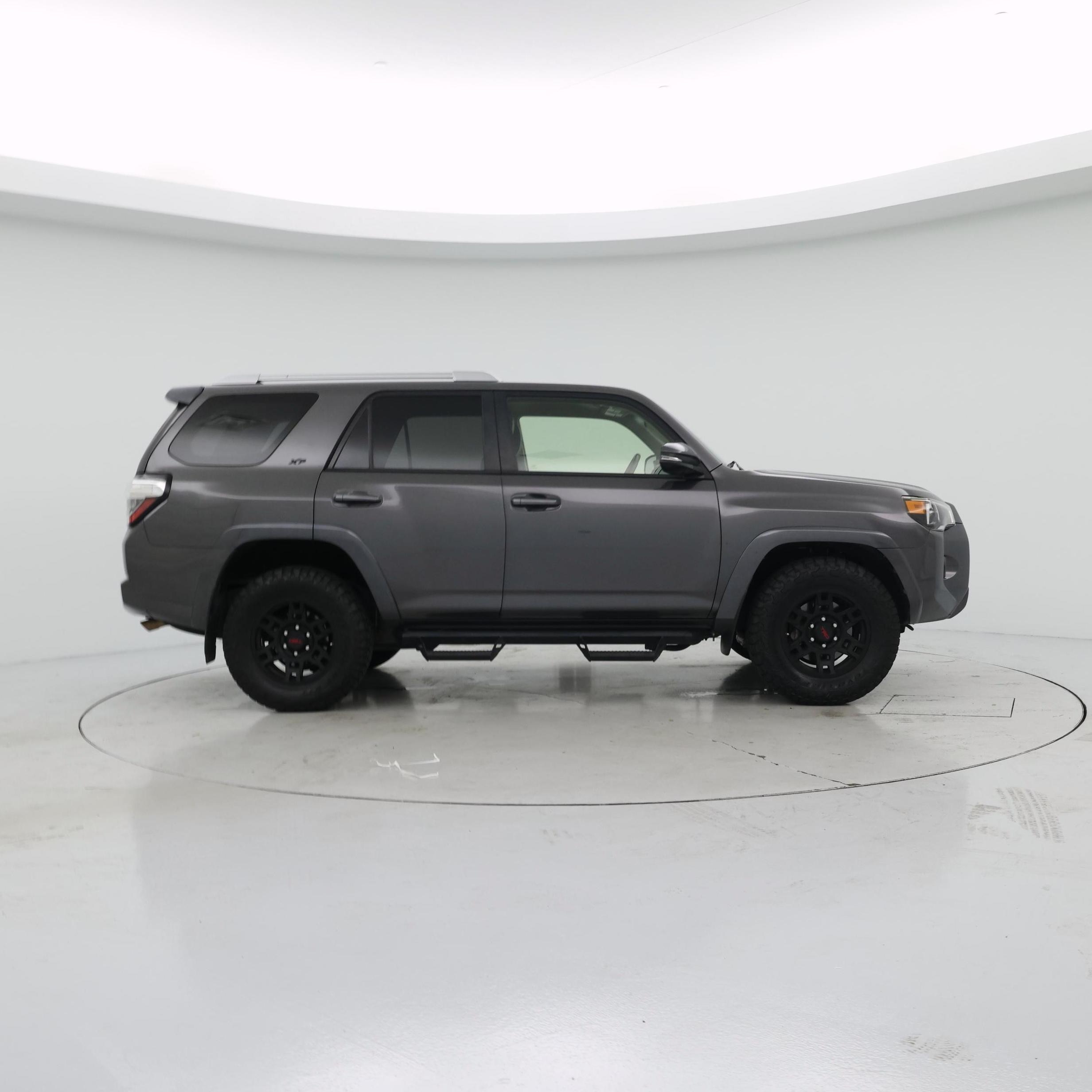 Thumbnail: 2017 Toyota 4Runner - 7