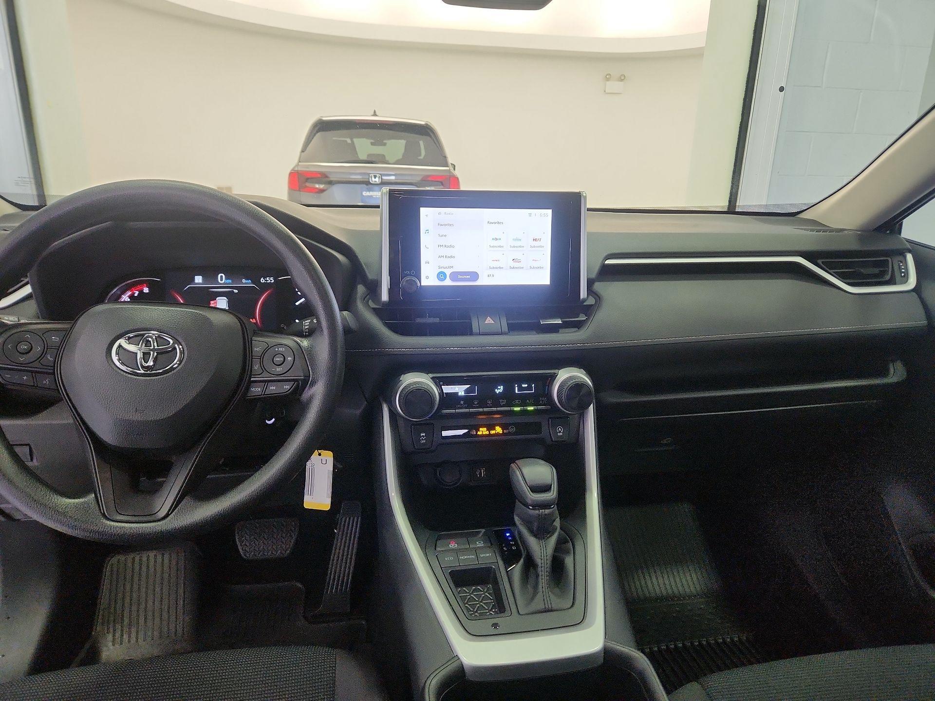 Thumbnail: 2025 Toyota RAV4 - 9