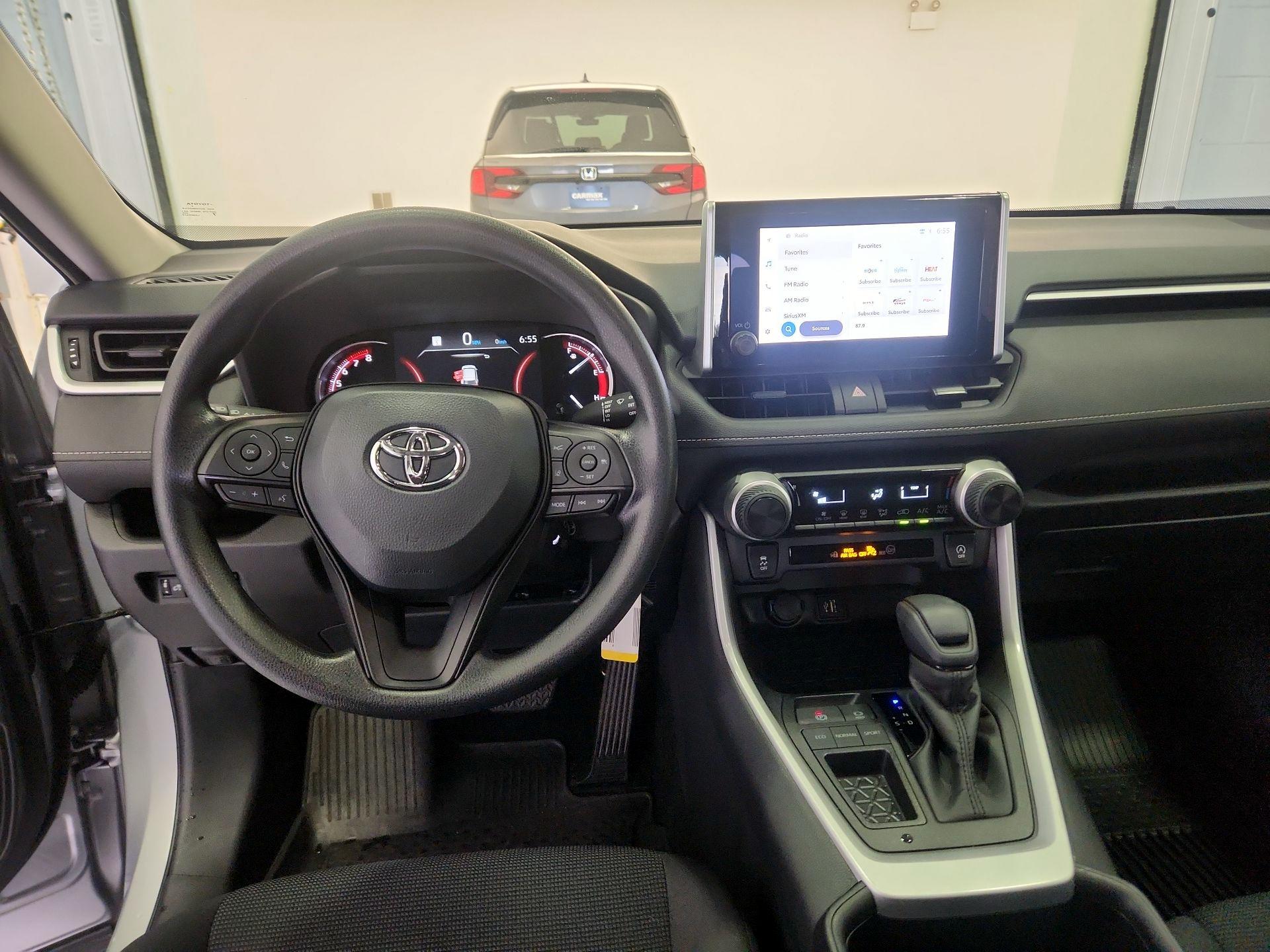 Thumbnail: 2025 Toyota RAV4 - 10