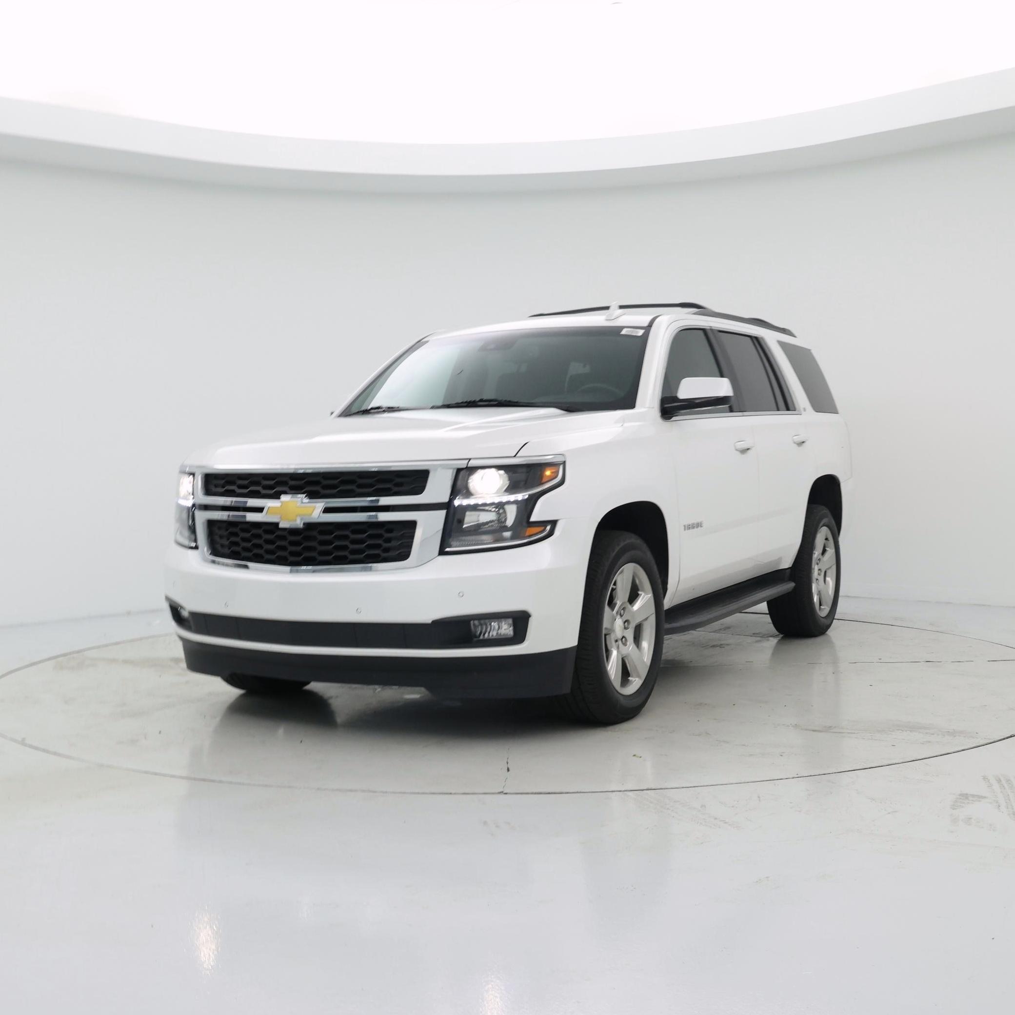 Thumbnail: 2019 Chevrolet Tahoe - 4