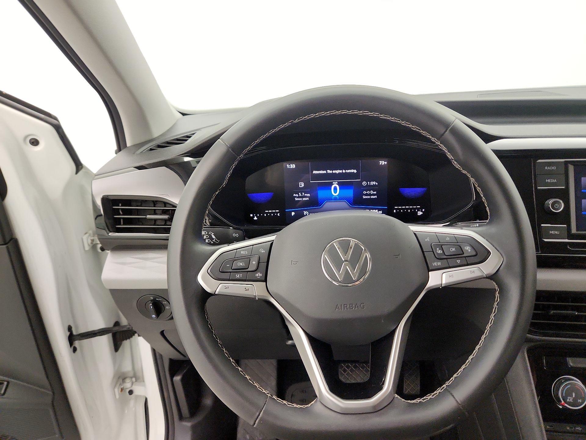 Thumbnail: 2023 Volkswagen Taos - 10