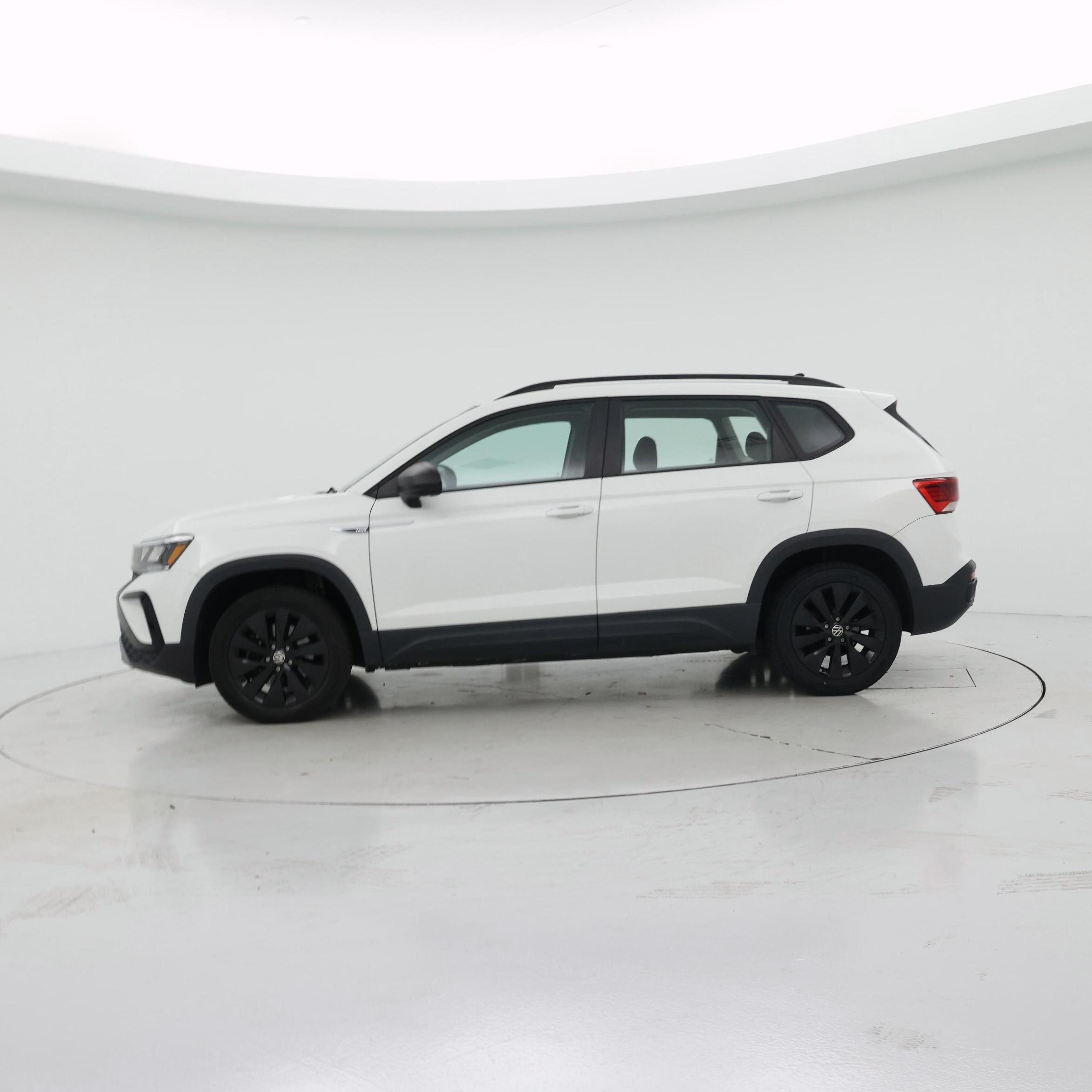 Thumbnail: 2023 Volkswagen Taos - 3