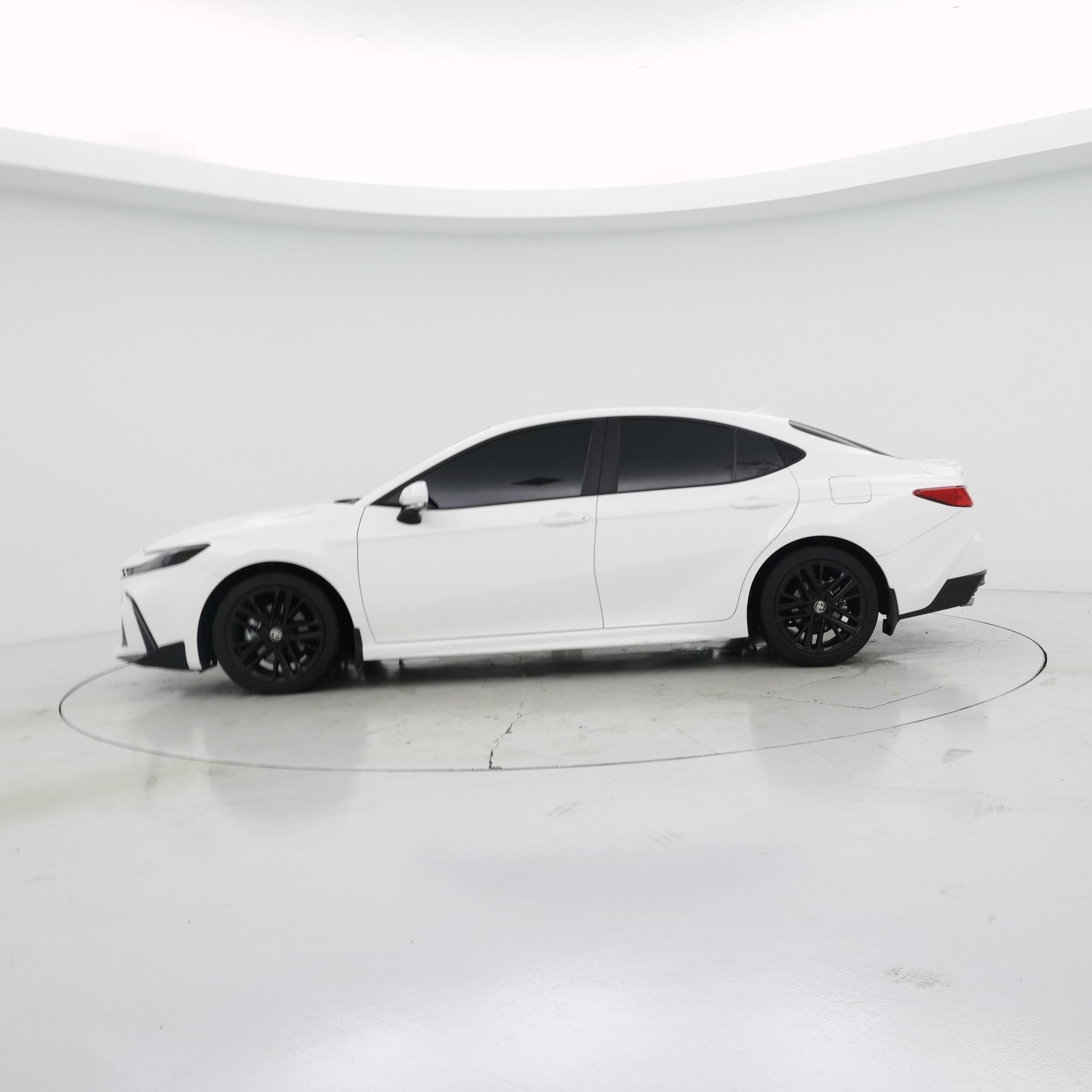 Thumbnail: 2025 Toyota Camry - 3