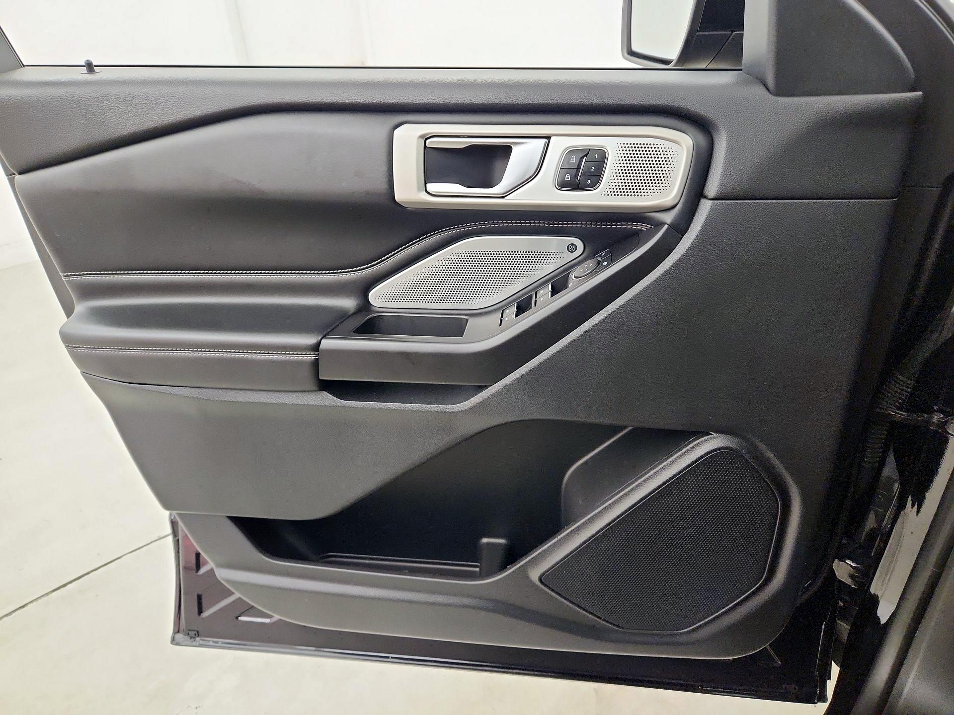 Thumbnail: 2020 Ford Explorer - 12