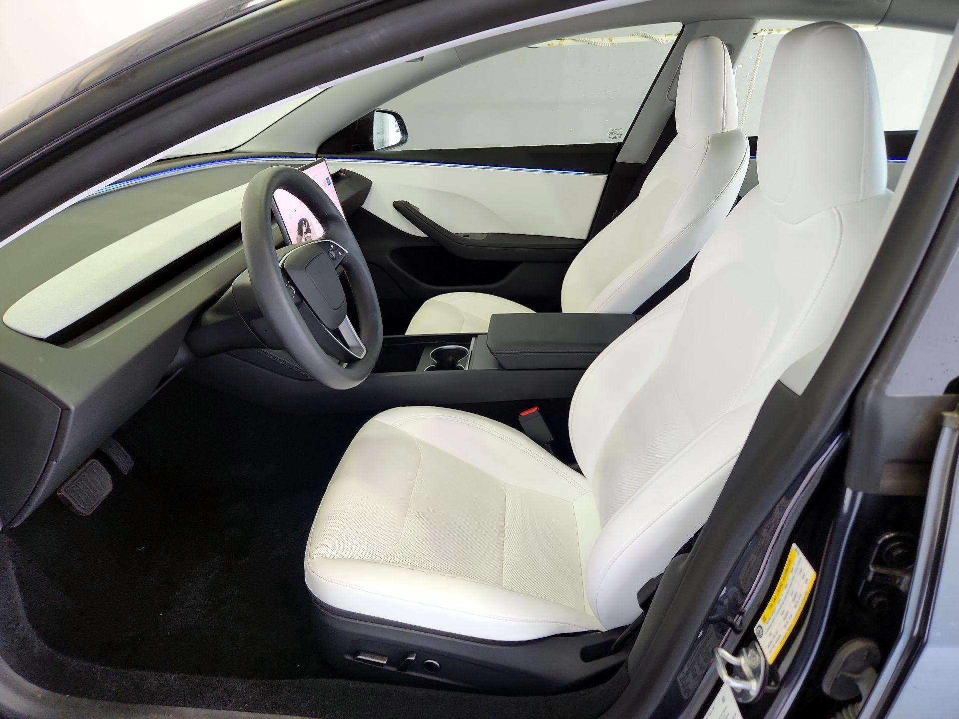 Thumbnail: 2025 Tesla Model 3 - 11