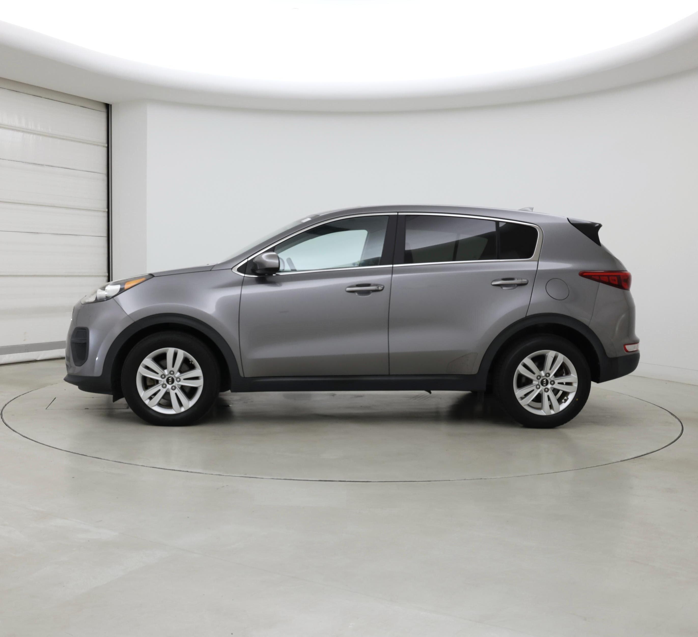 Thumbnail: 2017 Kia Sportage - 3