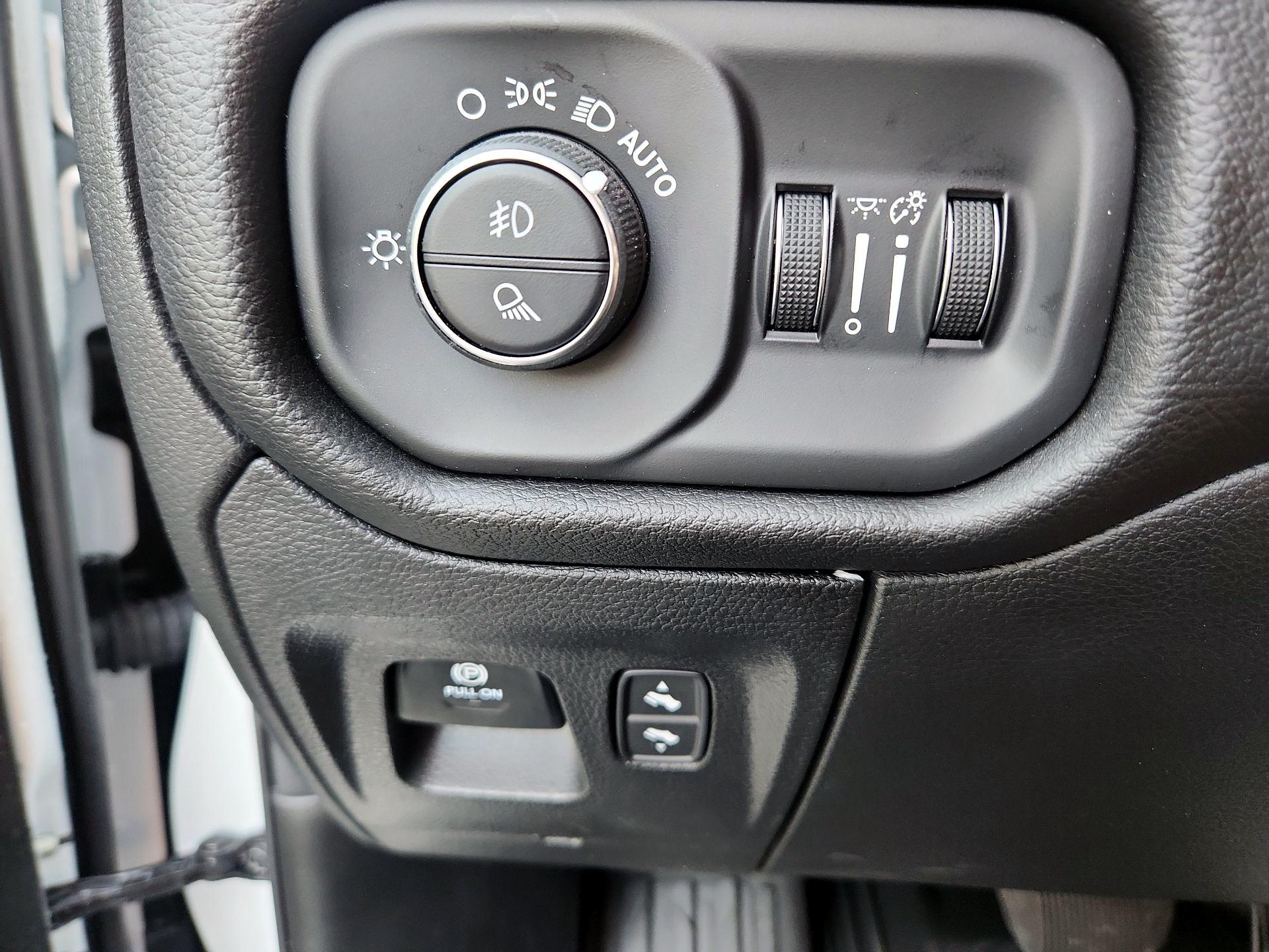 Thumbnail: 2025 RAM 1500 - 13