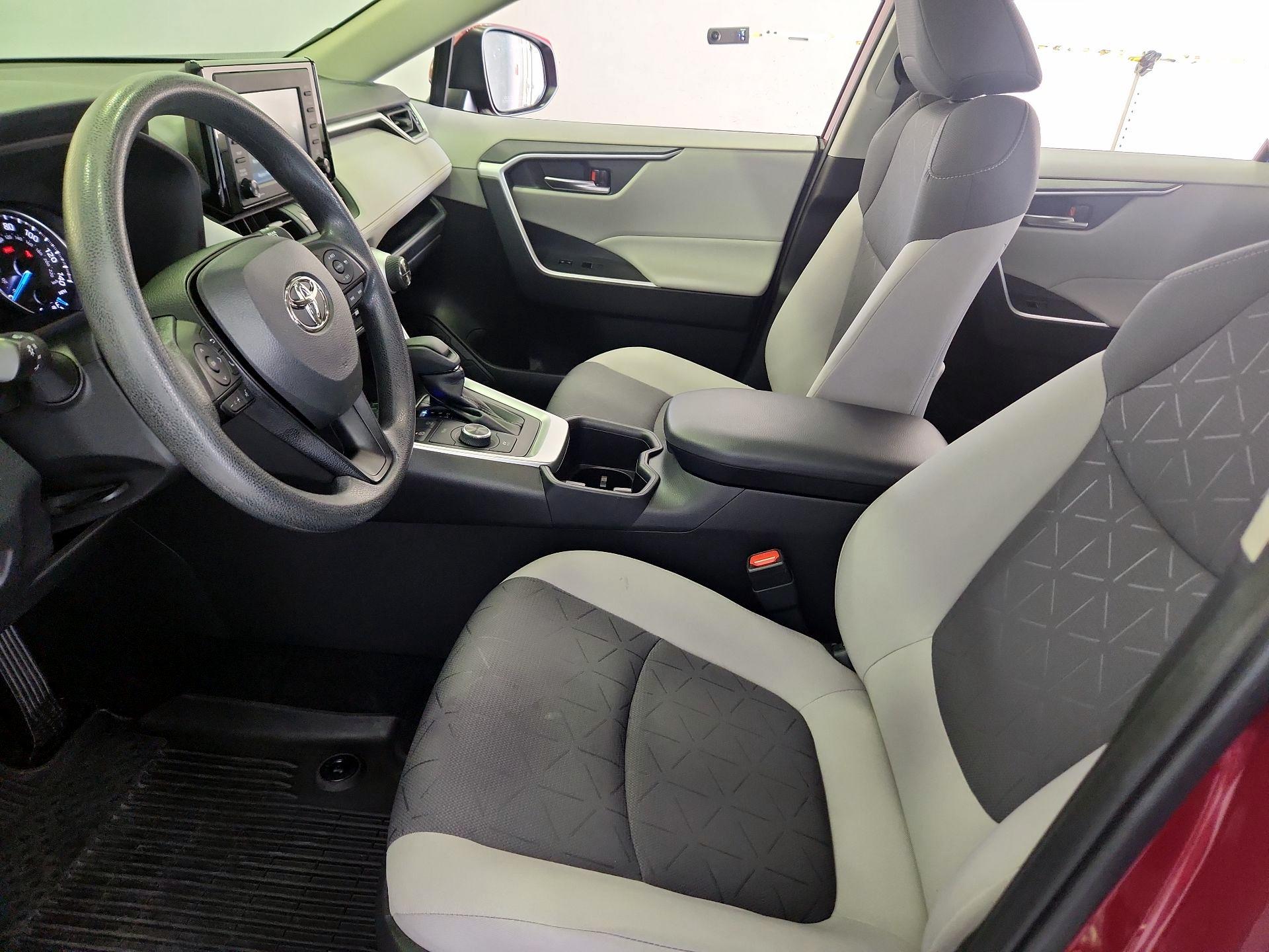 Thumbnail: 2022 Toyota RAV4 - 11