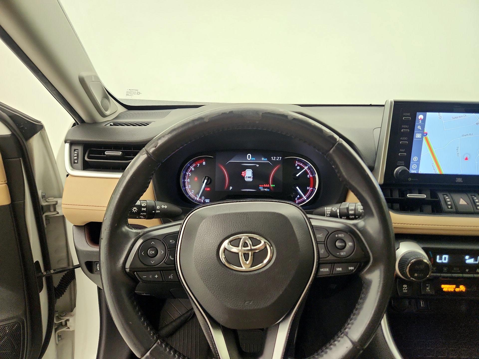 Thumbnail: 2020 Toyota RAV4 - 10