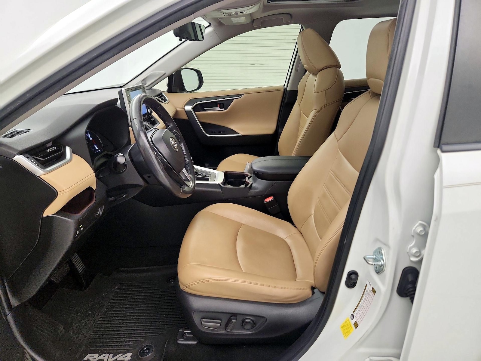 2020 Toyota RAV4 Limited - Photo 12