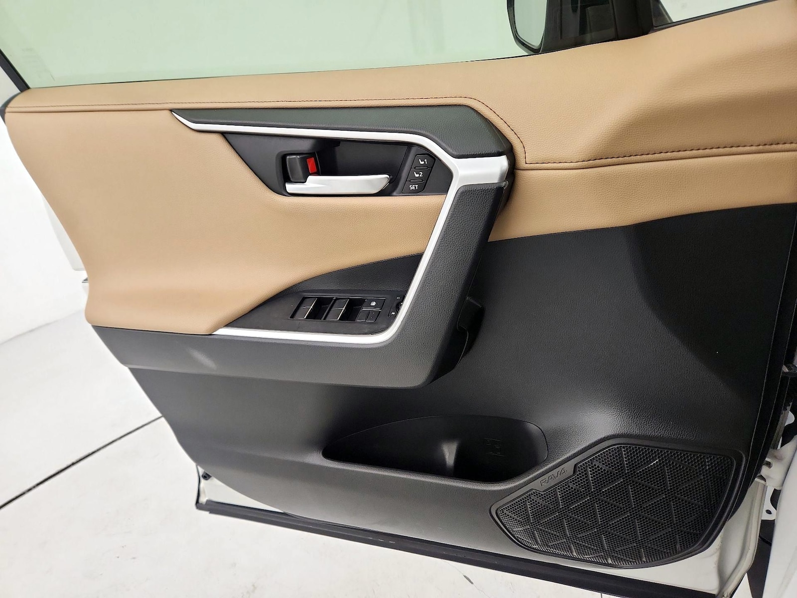 2020 Toyota RAV4 Limited - Photo 13