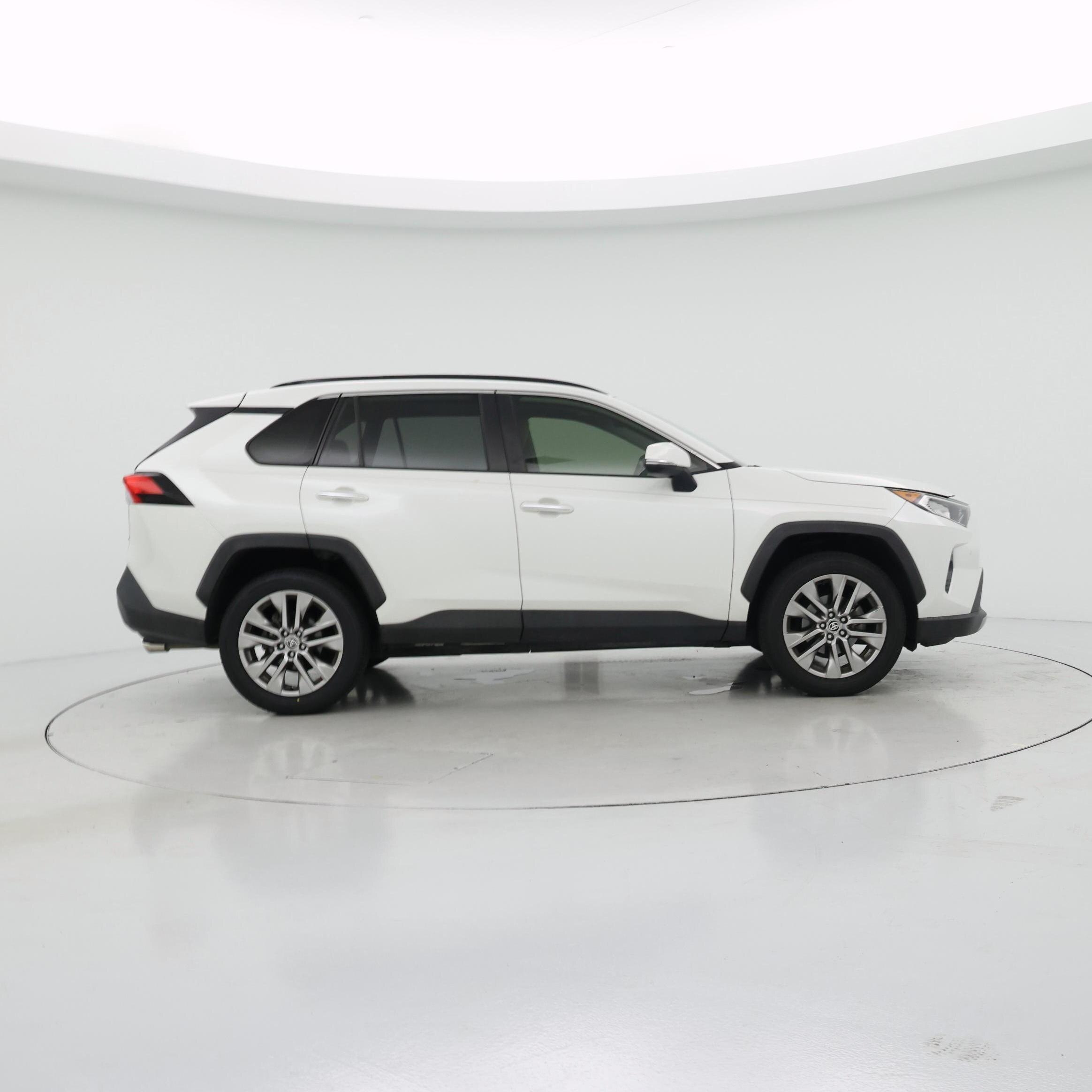 Thumbnail: 2020 Toyota RAV4 - 7