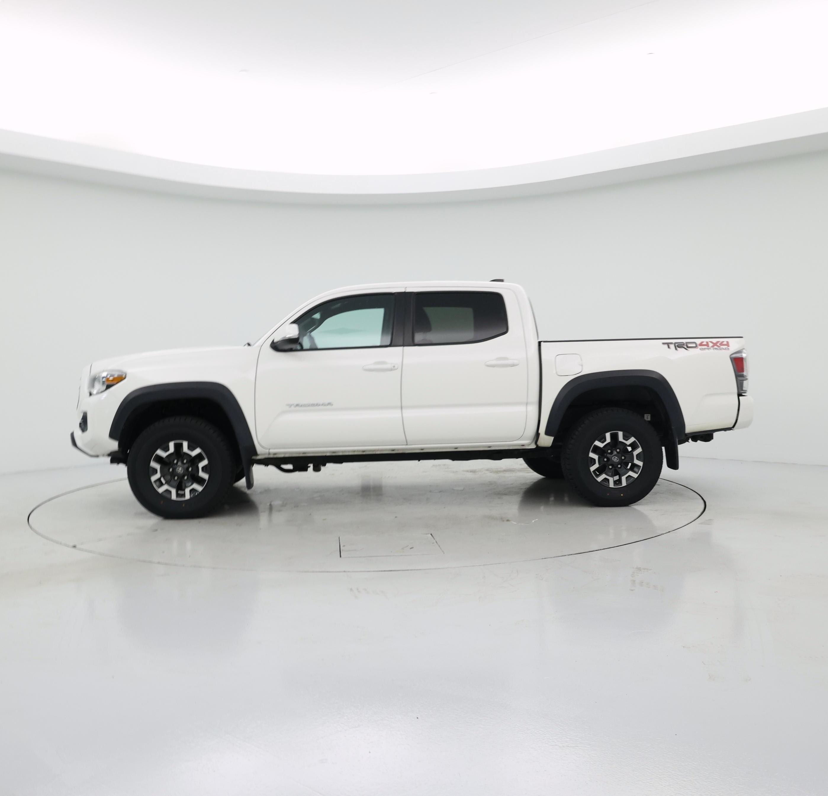 Thumbnail: 2021 Toyota Tacoma - 3