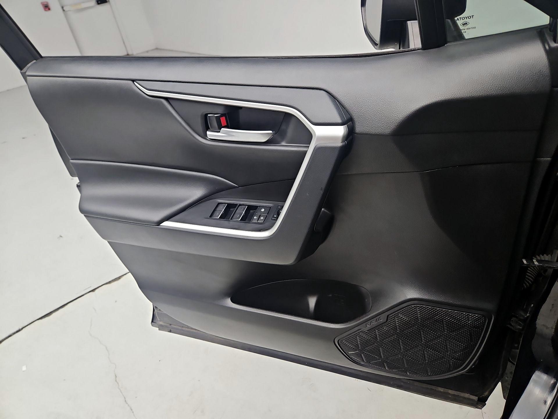 Thumbnail: 2023 Toyota RAV4 - 12
