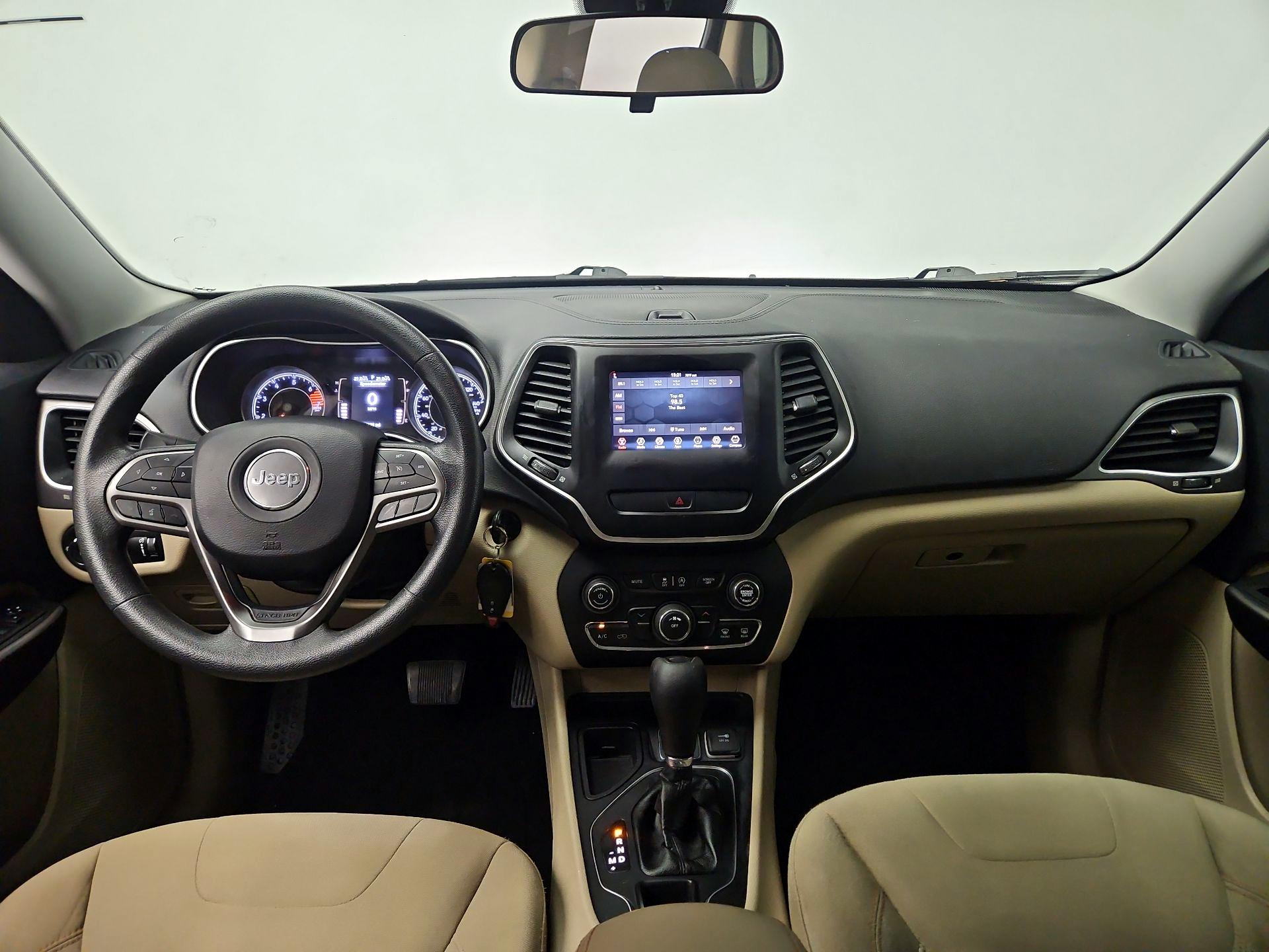 Thumbnail: 2019 Jeep Cherokee - 9