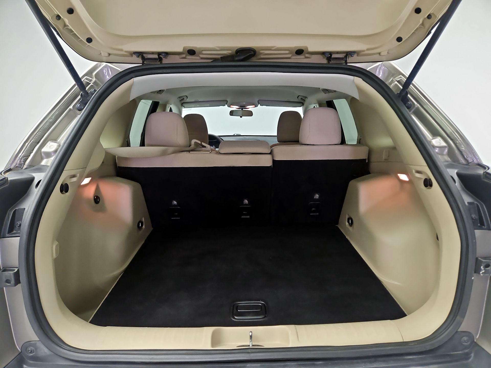 Thumbnail: 2019 Jeep Cherokee - 20