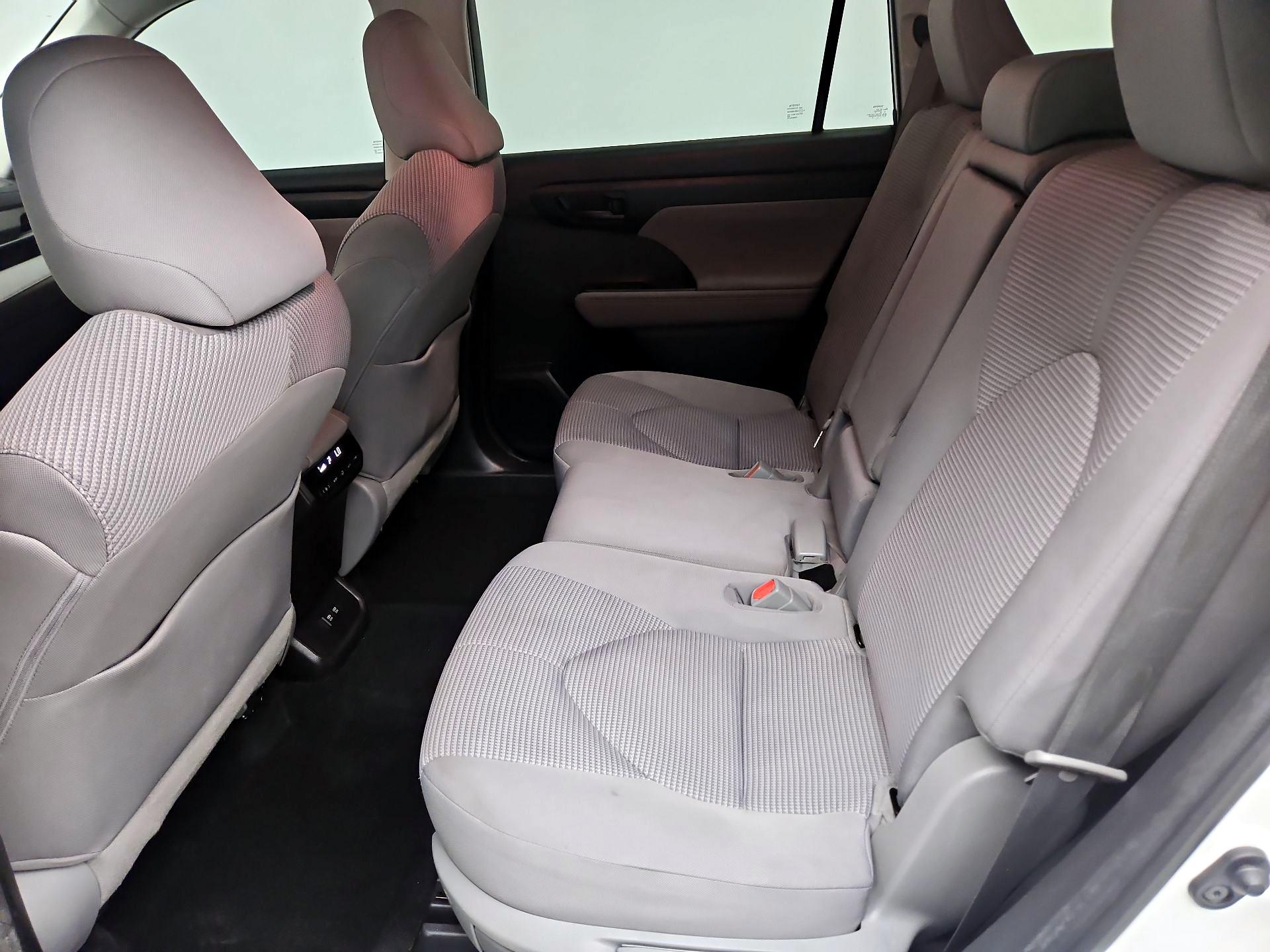 Thumbnail: 2021 Toyota Highlander - 19