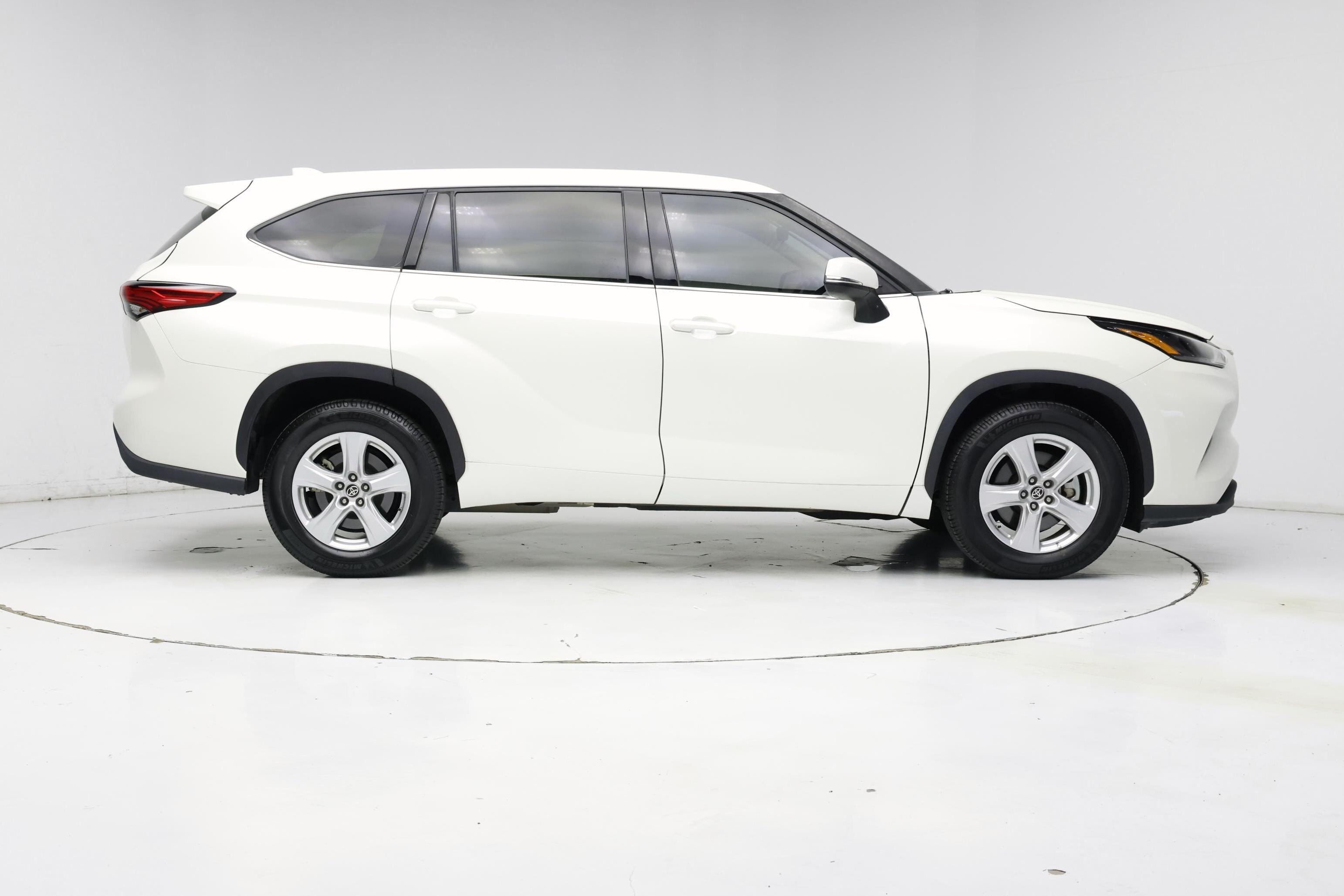 Thumbnail: 2021 Toyota Highlander - 7