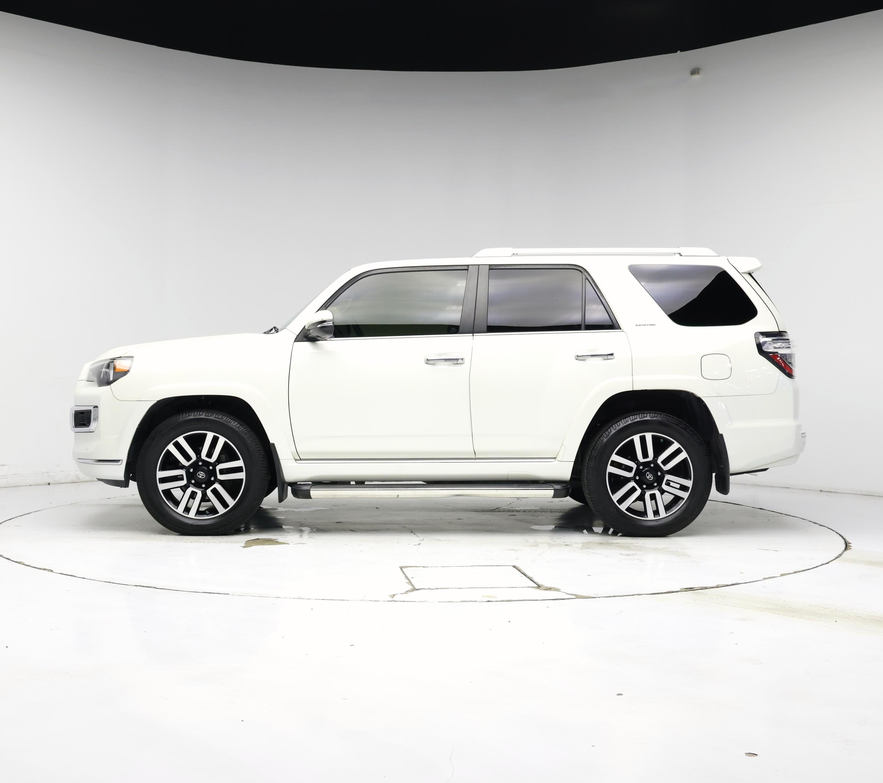 Thumbnail: 2020 Toyota 4Runner - 3