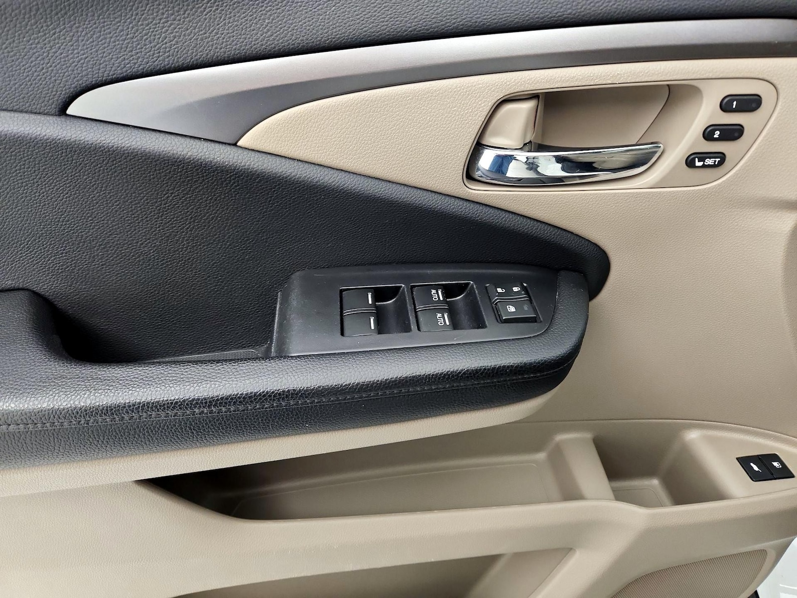 2020 Honda Pilot EX-L - Photo 13