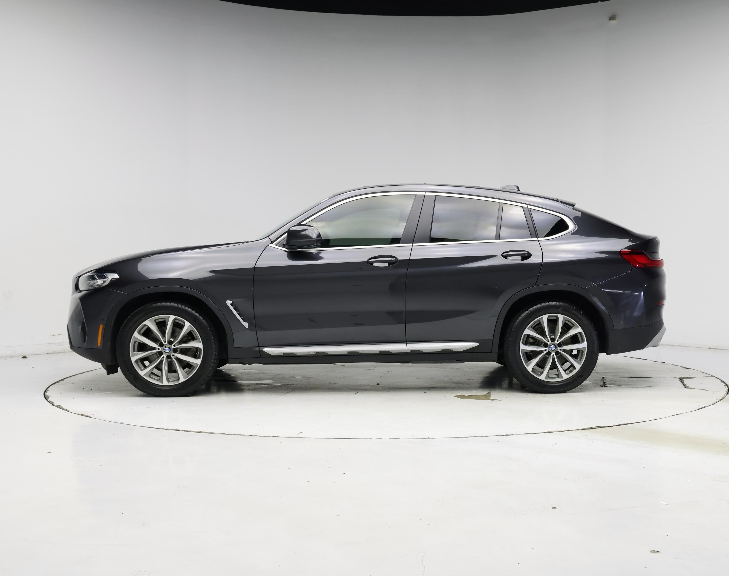Thumbnail: 2023 BMW X4 - 3